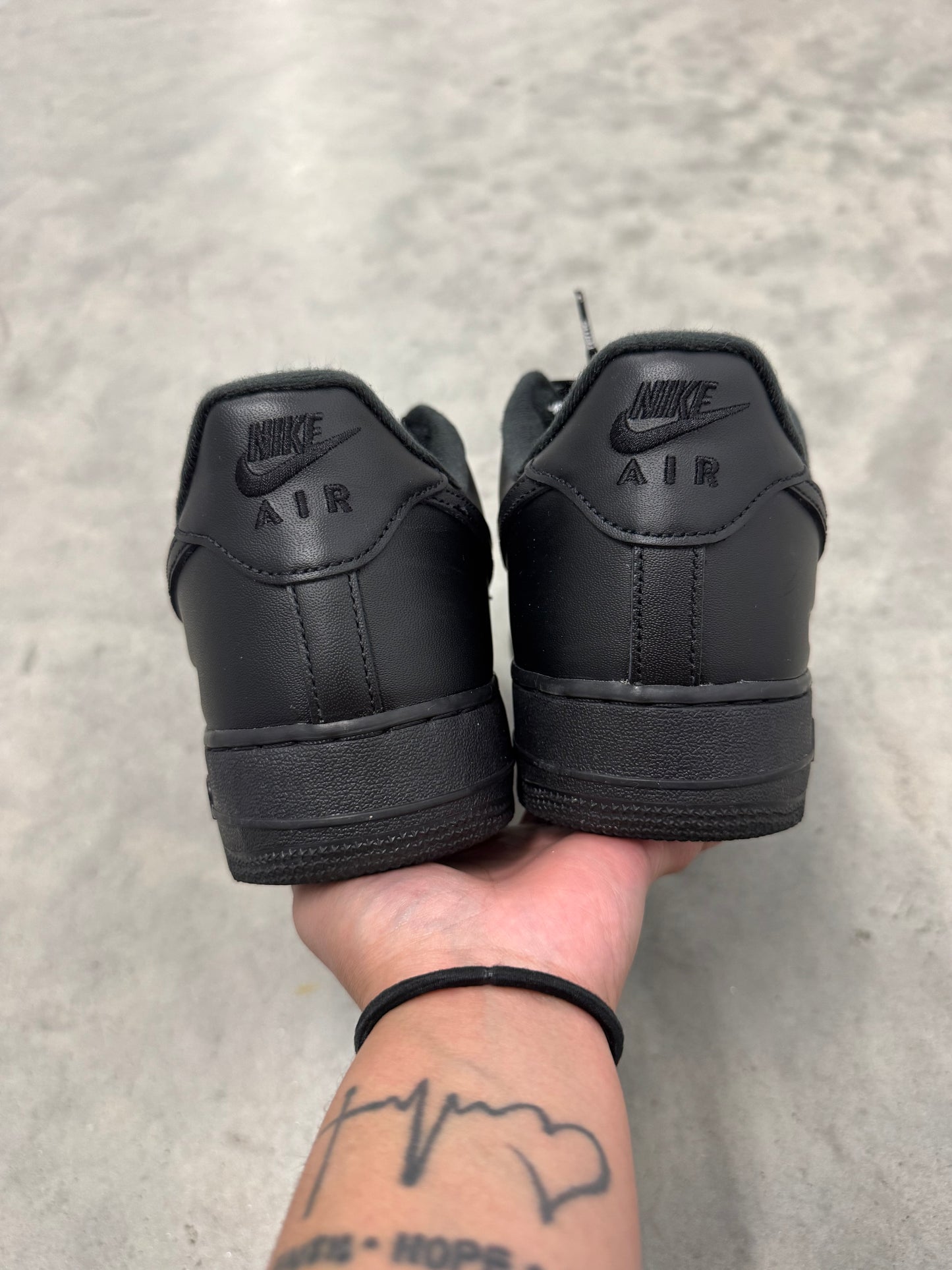AIR FORCE SUPREME LOW “ Black “