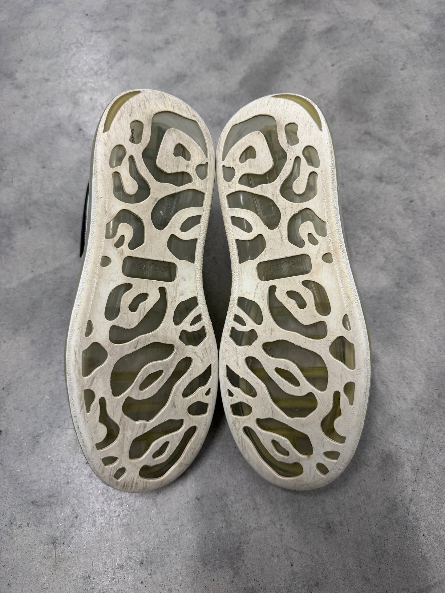 ALEXANDER MCQUEEN OVERSIZED SNEAKER “ Clear Sole “