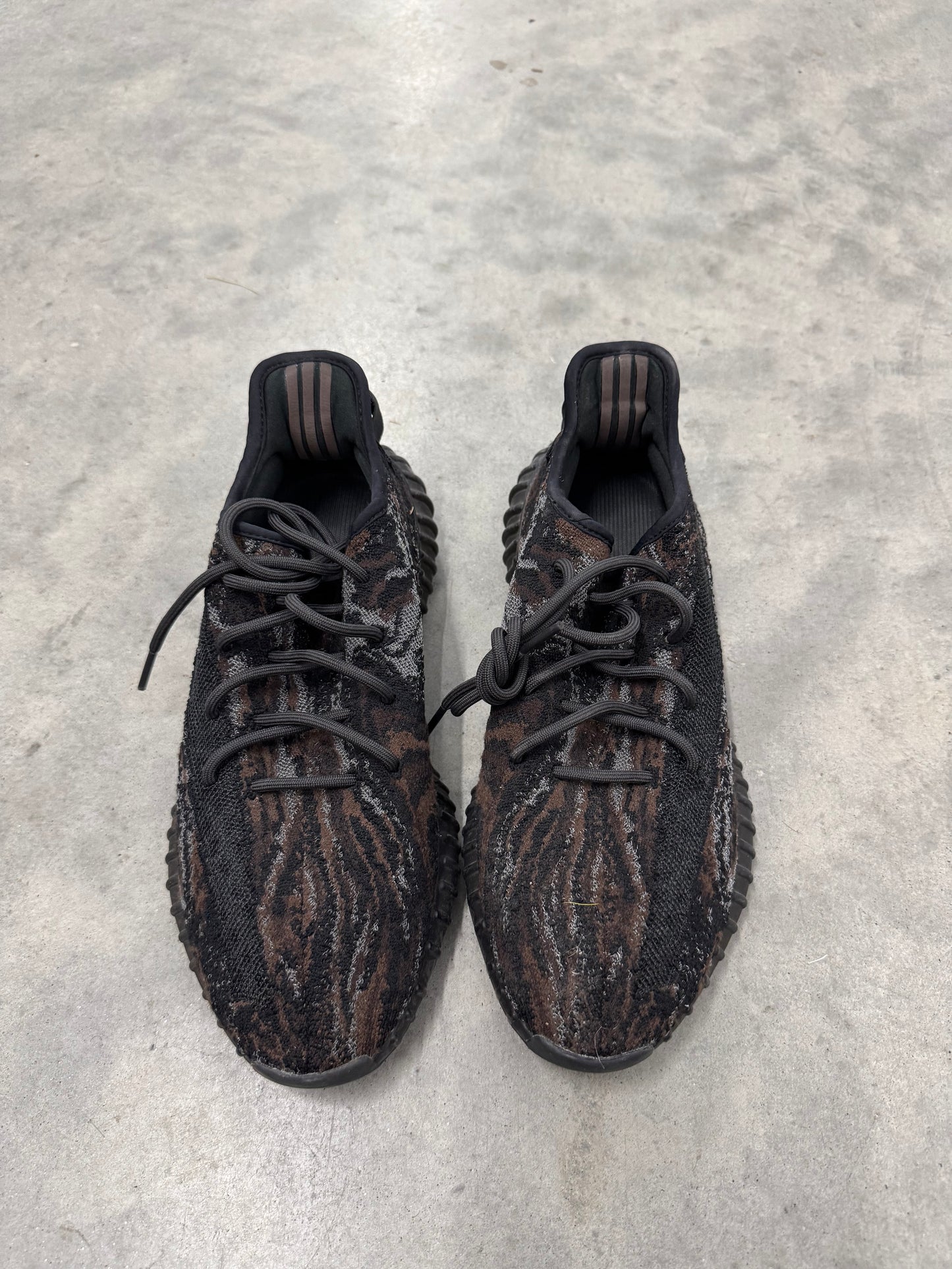 YEEZY BOOST 350 V2 “ Mx Rock “