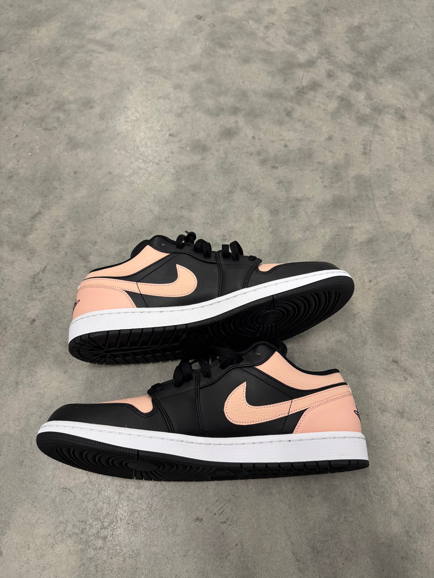 JORDAN 1 LOW “ Crimson Tint “
