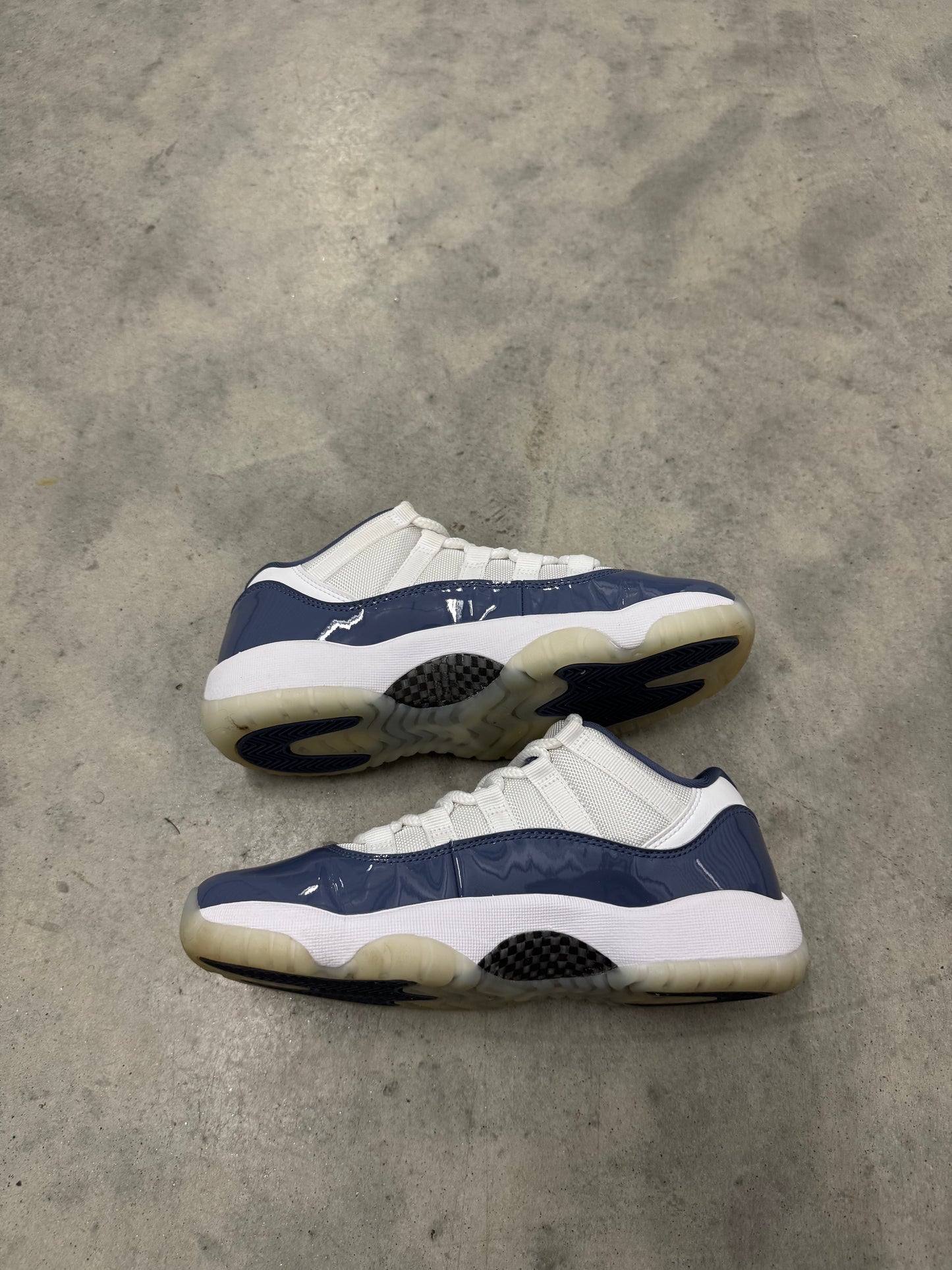 JORDAN 11 LOW “ Diffused Blue “