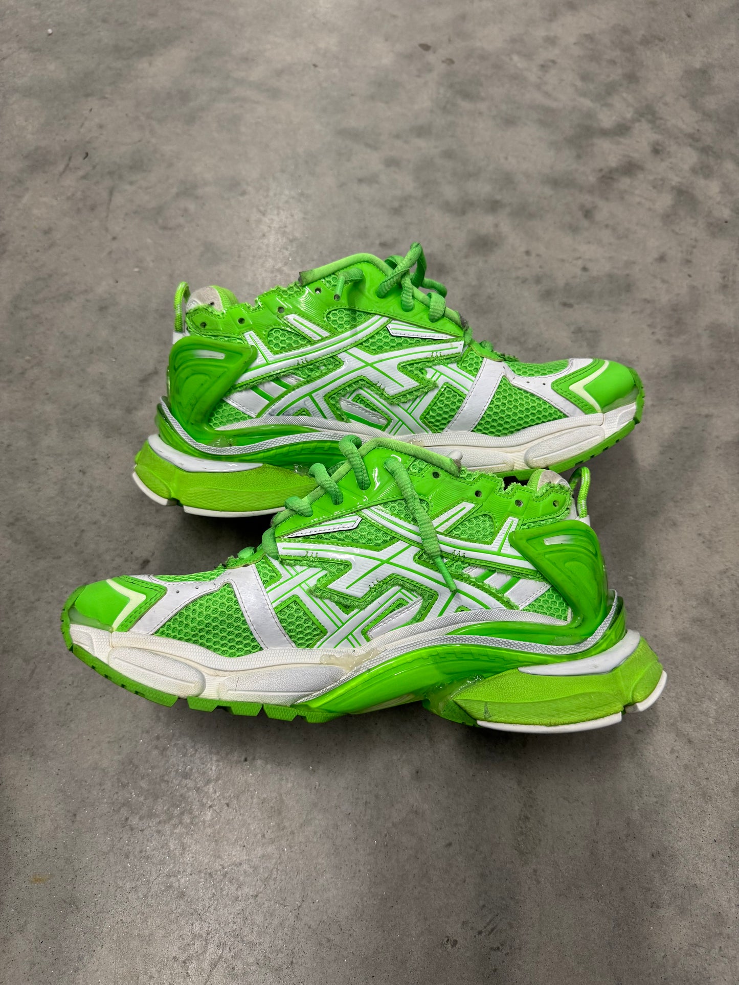 BALENCIAGA RUNNER SNEAKERS “ Fluo Green “