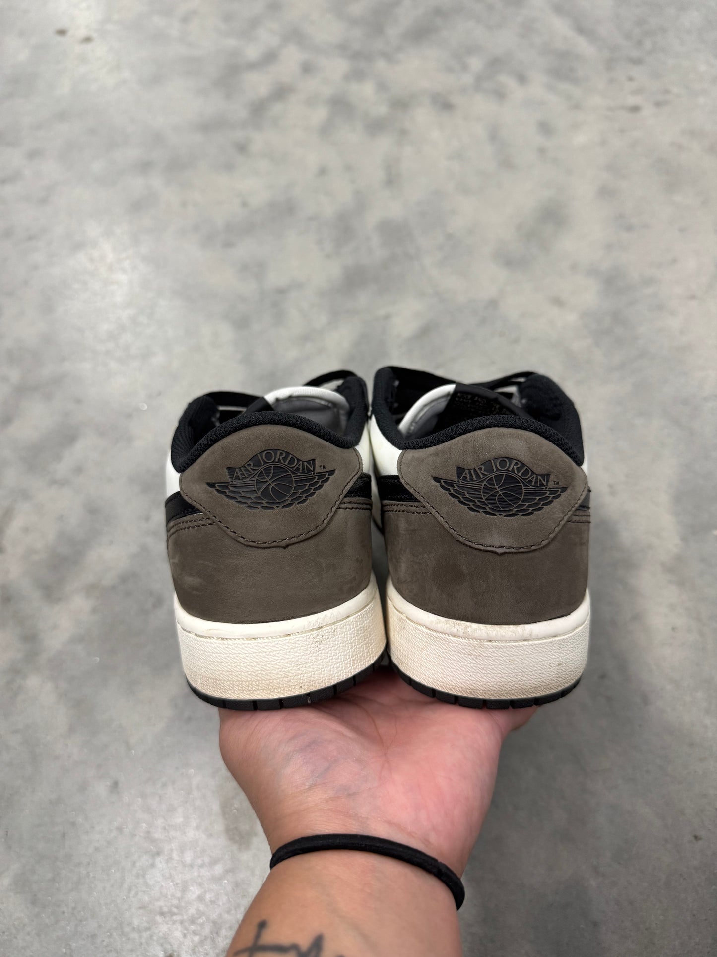JORDAN 1 LOW “ Mocha “