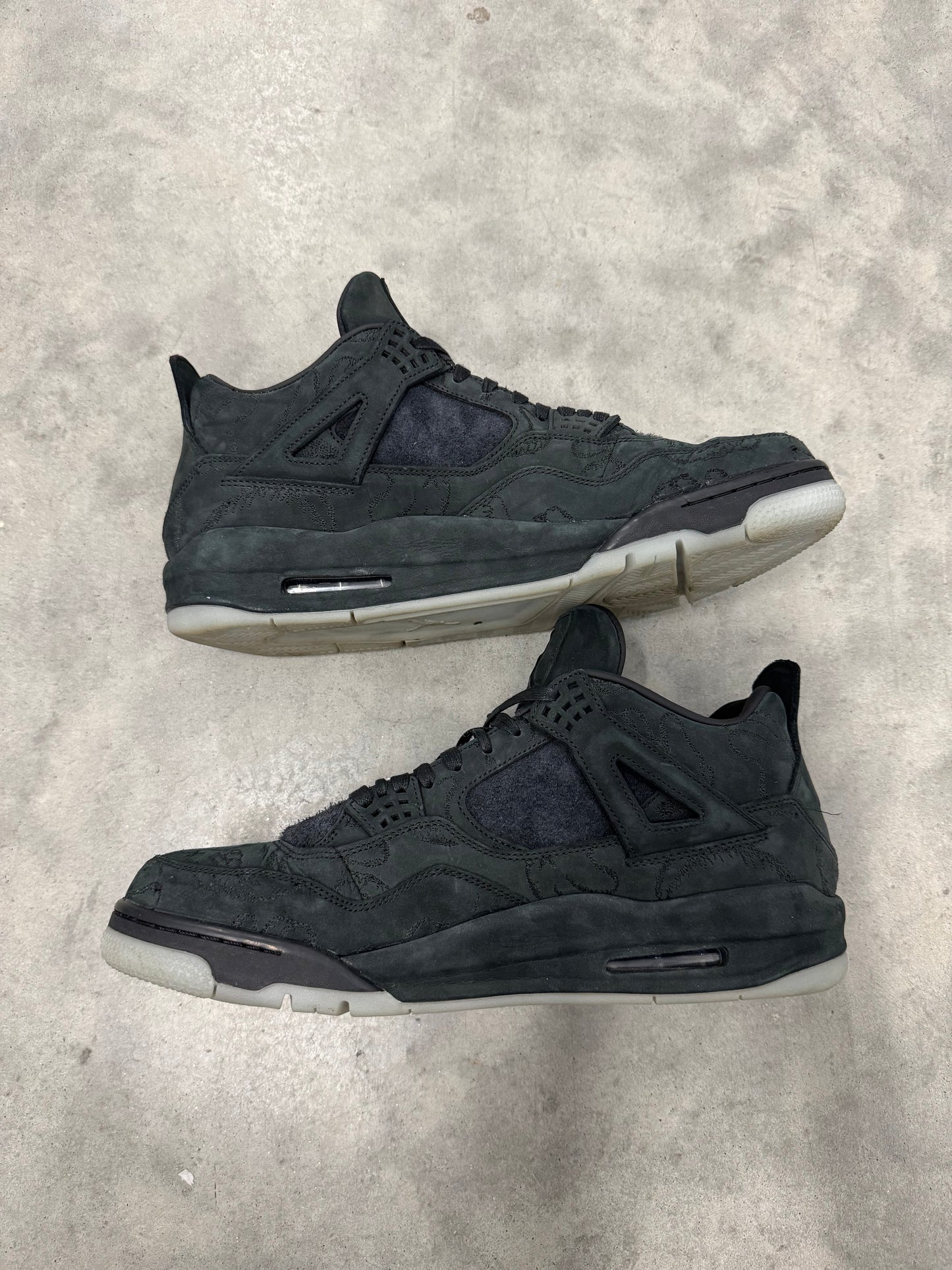 KAWS JORDAN 4 “ Black “