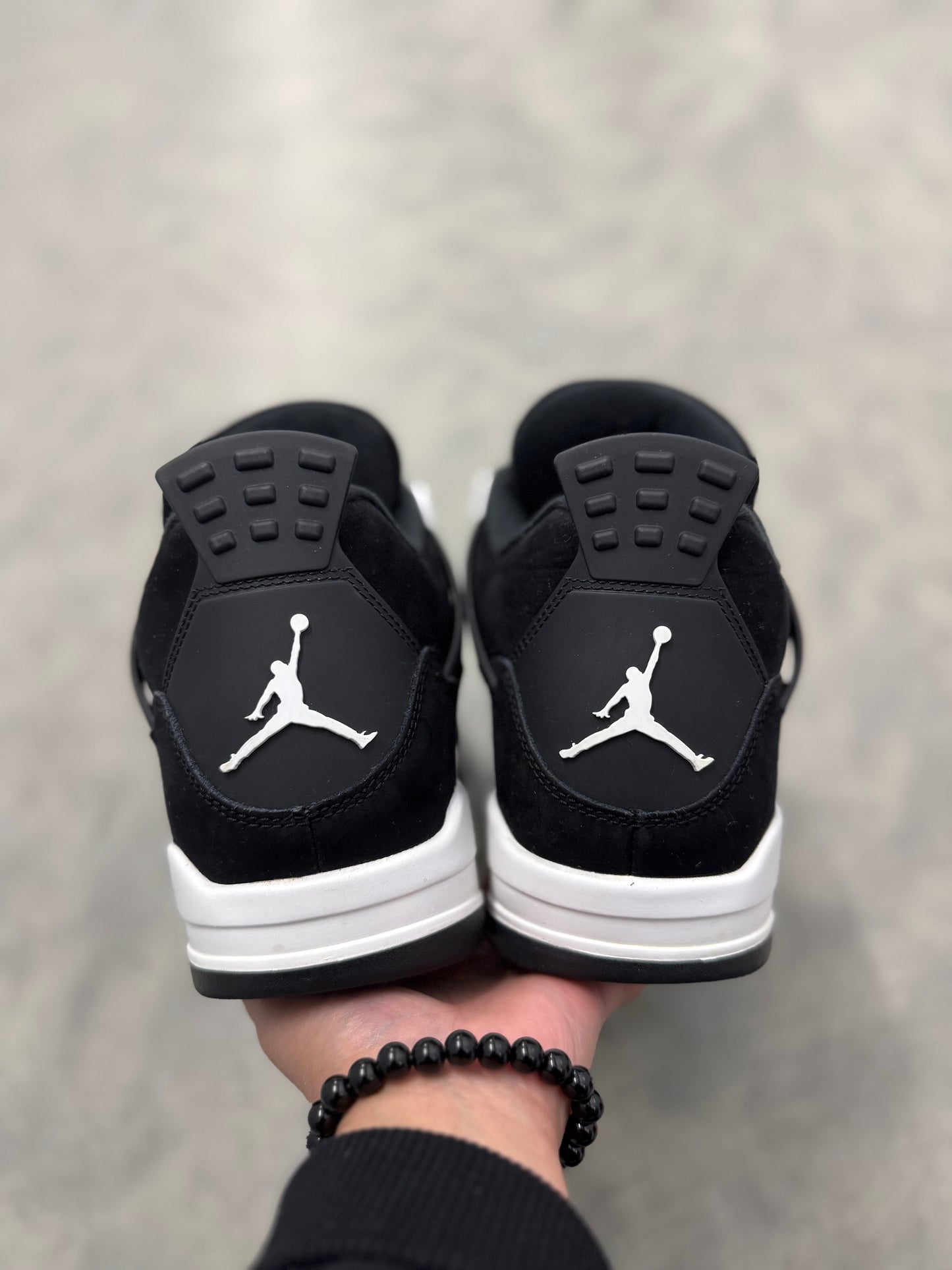 JORDAN 4 “ White Thunder “