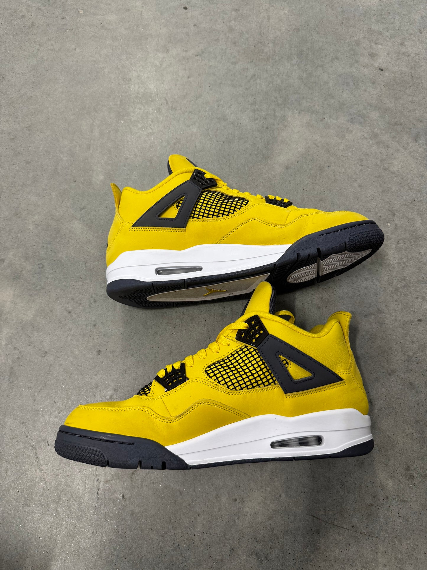 JORDAN 4 “ Lighting “
