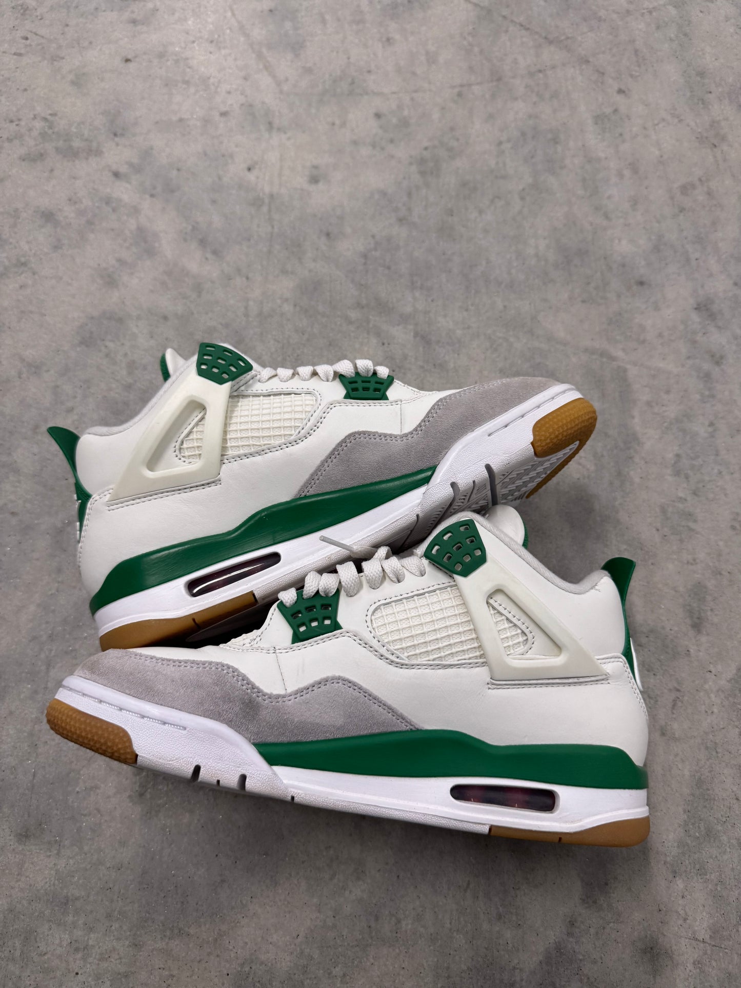 NIKE SB JORDAN 4 “ Pine Green “