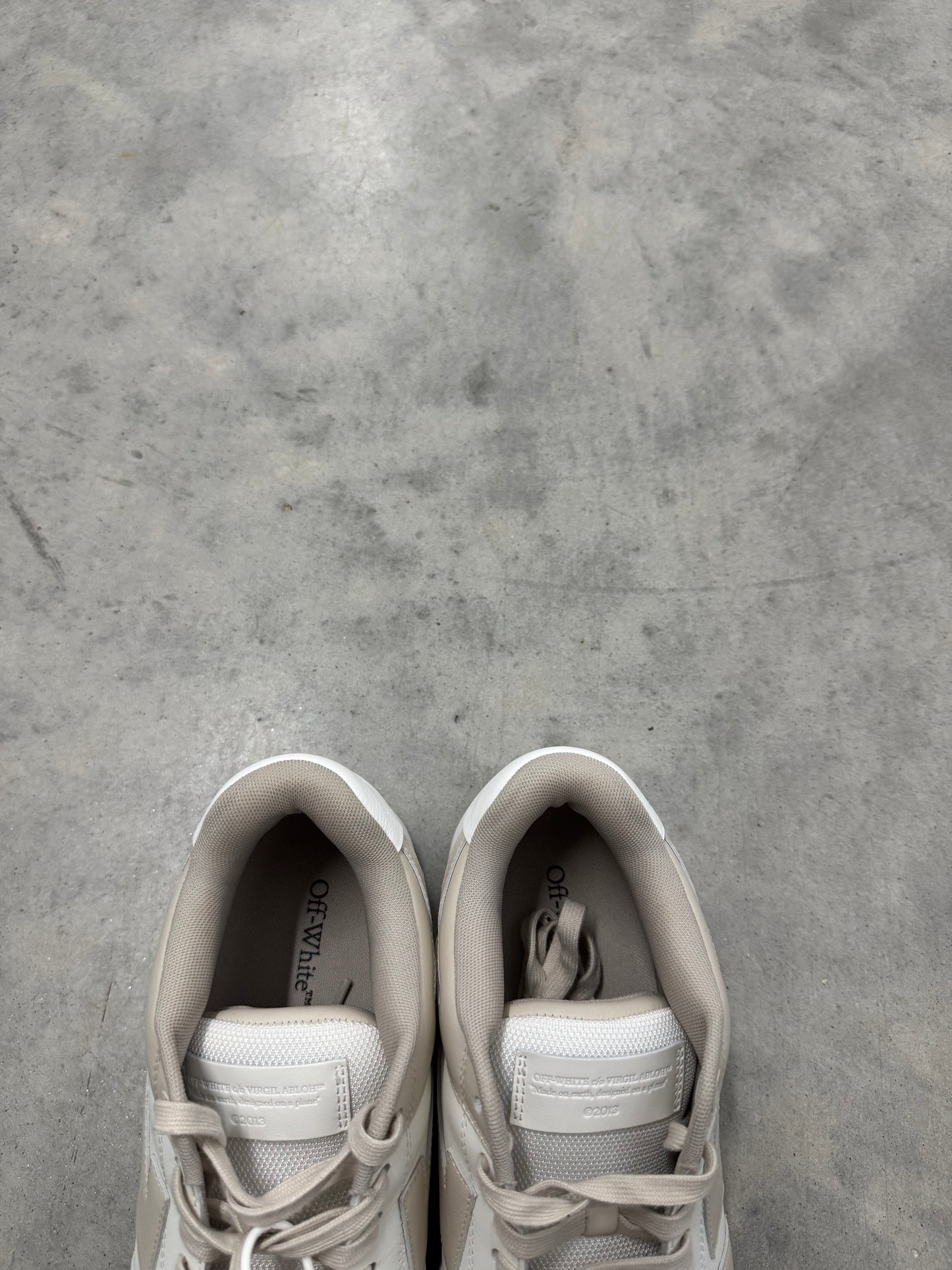 OFF-WHITE OUT OF OFFICE “ Beige “