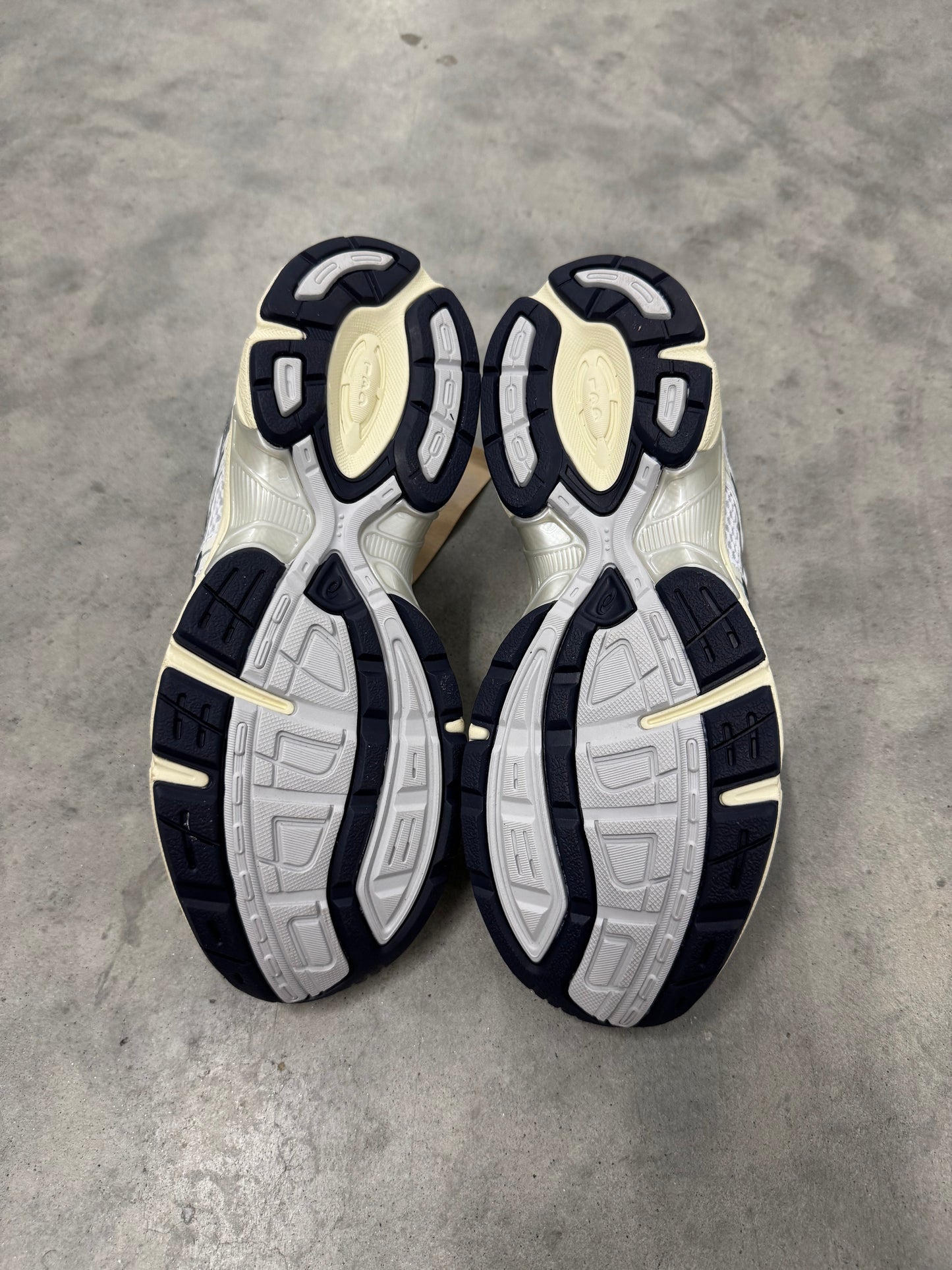 ASICS GEL-1130 “ White Midnight “