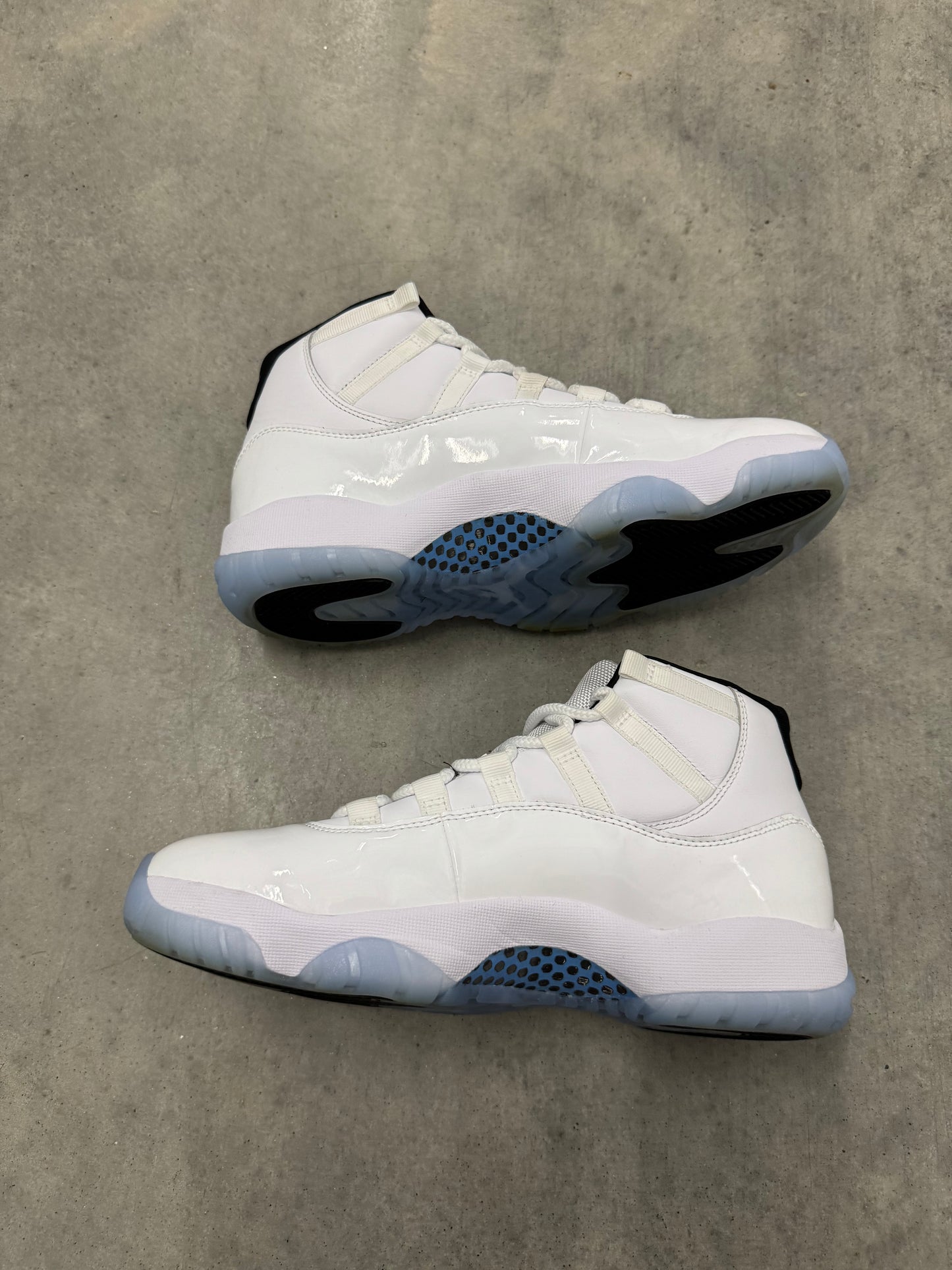 JORDAN 11 “ Legend Blue “