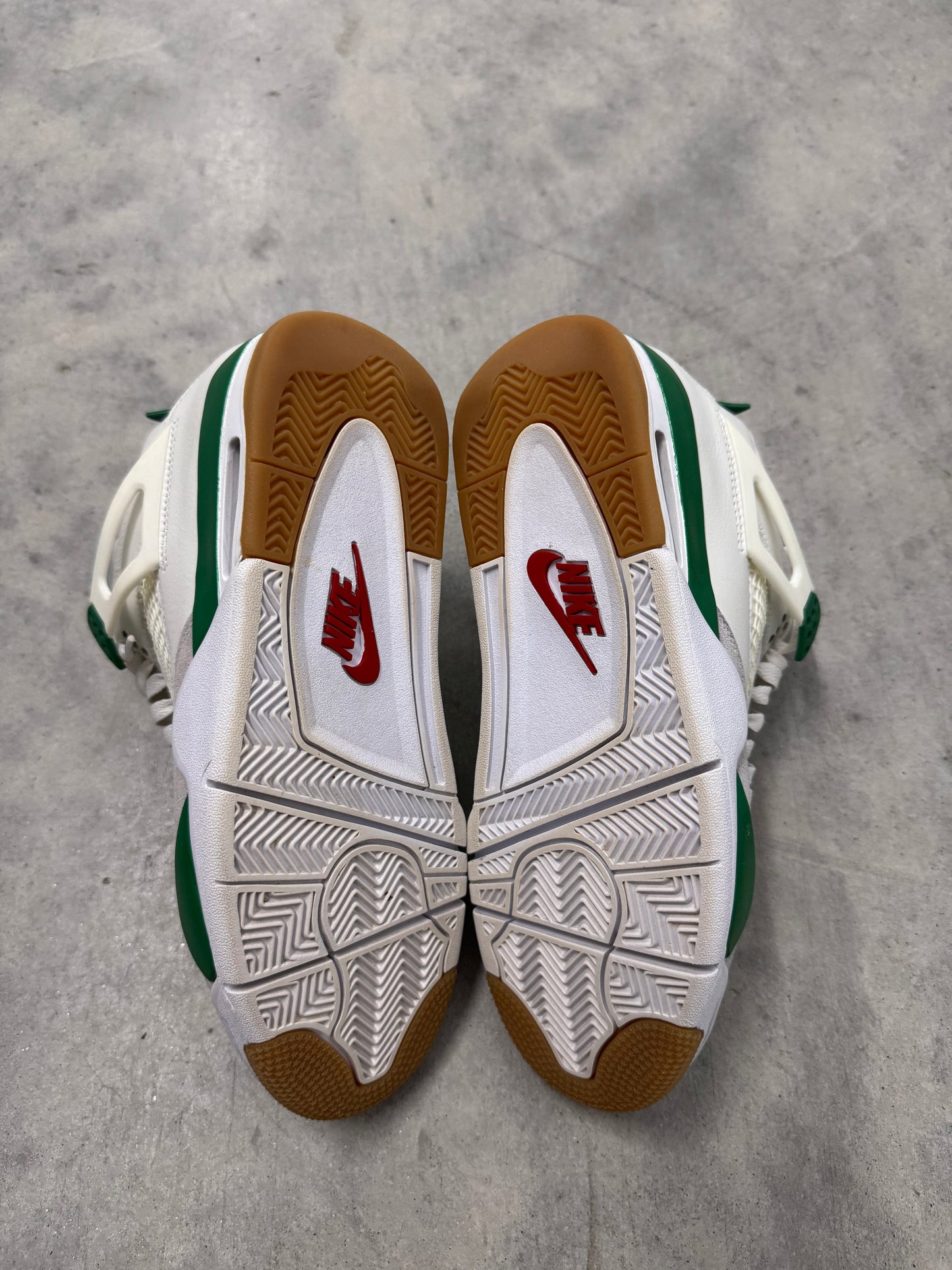 NIKE SB JORDAN 4 “ Pine Green “