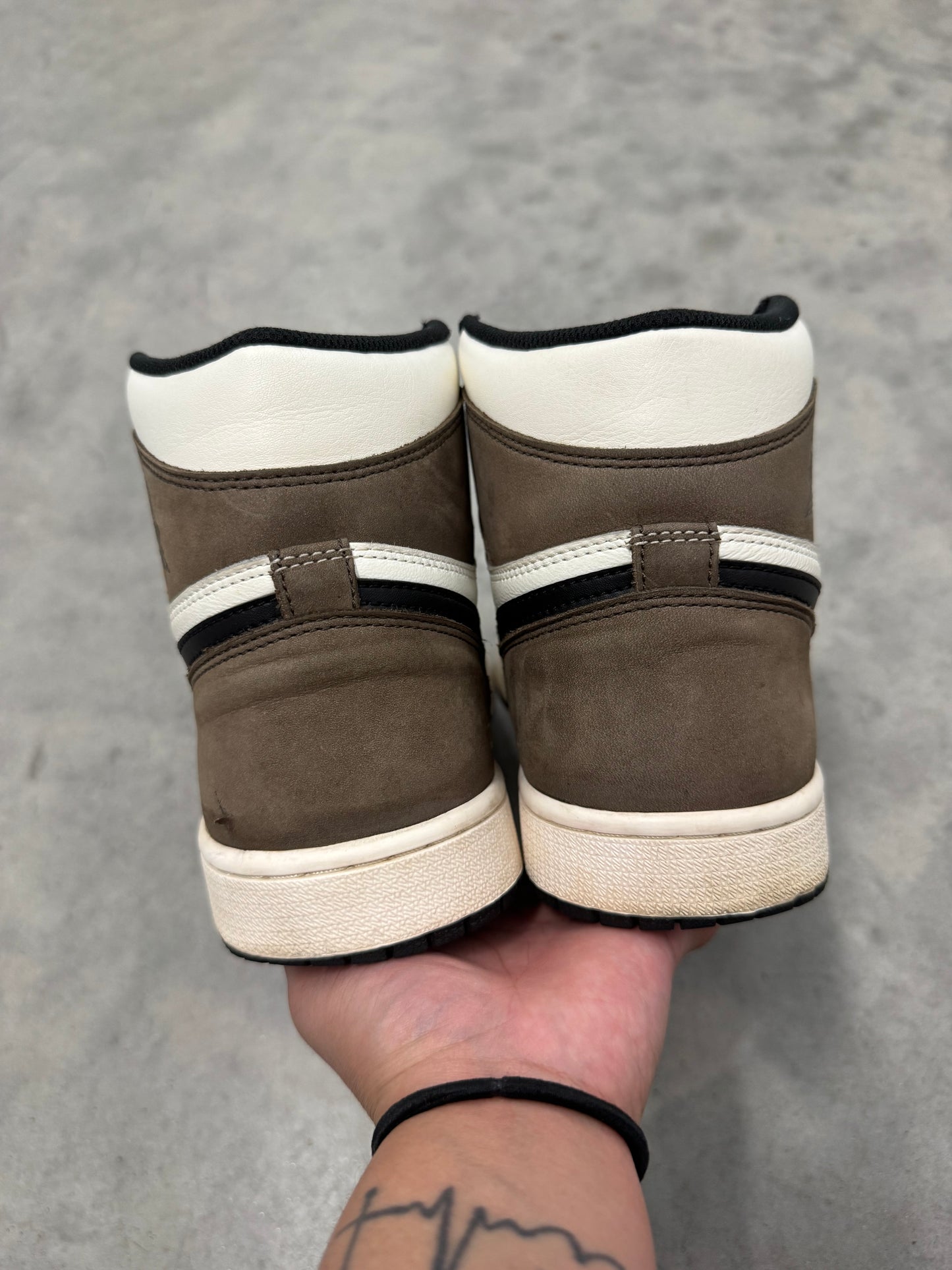 JORDAN 1 “ Mocha “