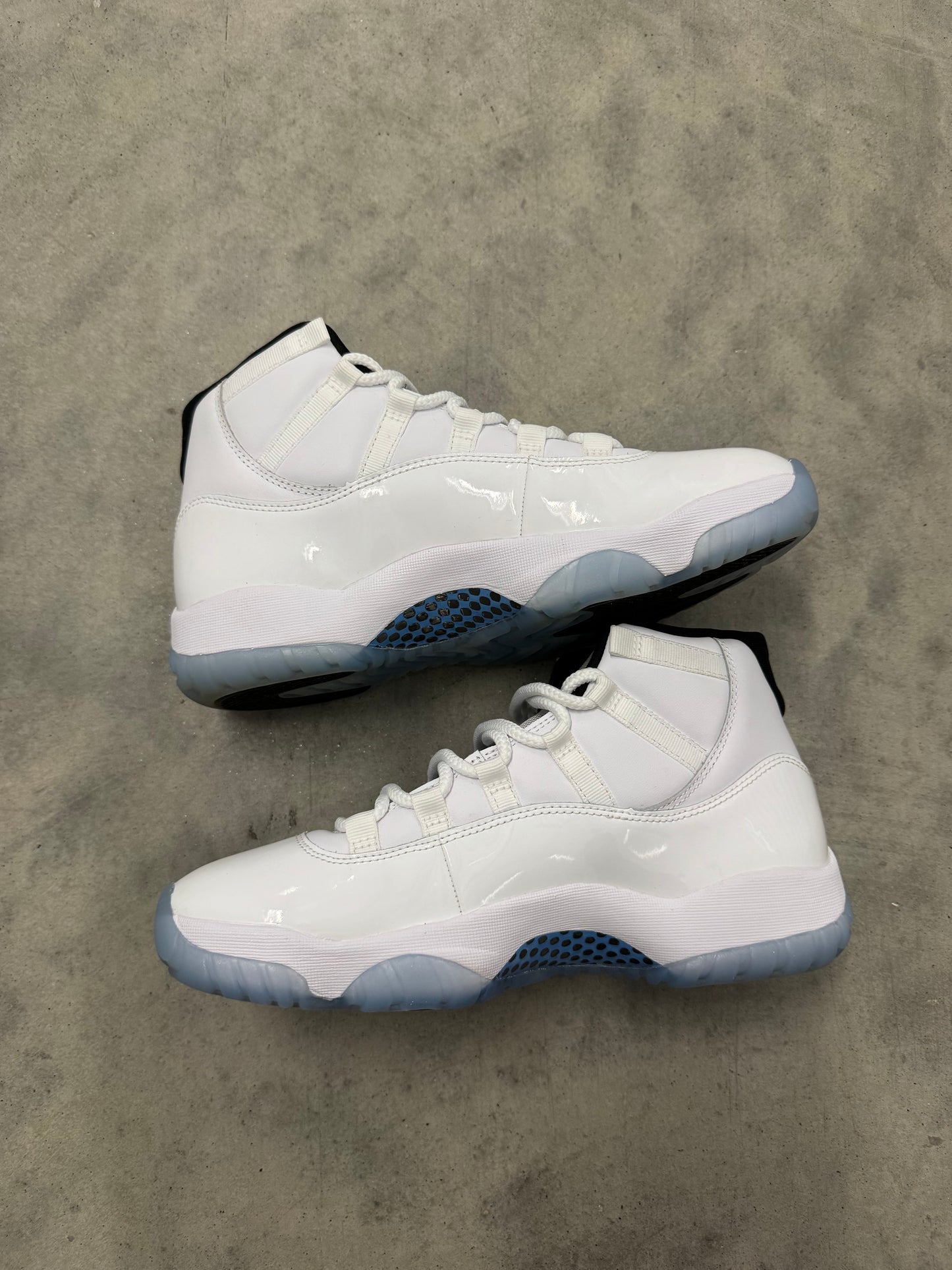JORDAN 11 “ Legend Blue “