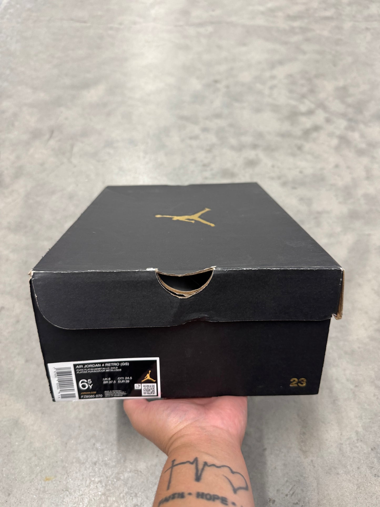 JORDAN 4 “ Platinum Gold “