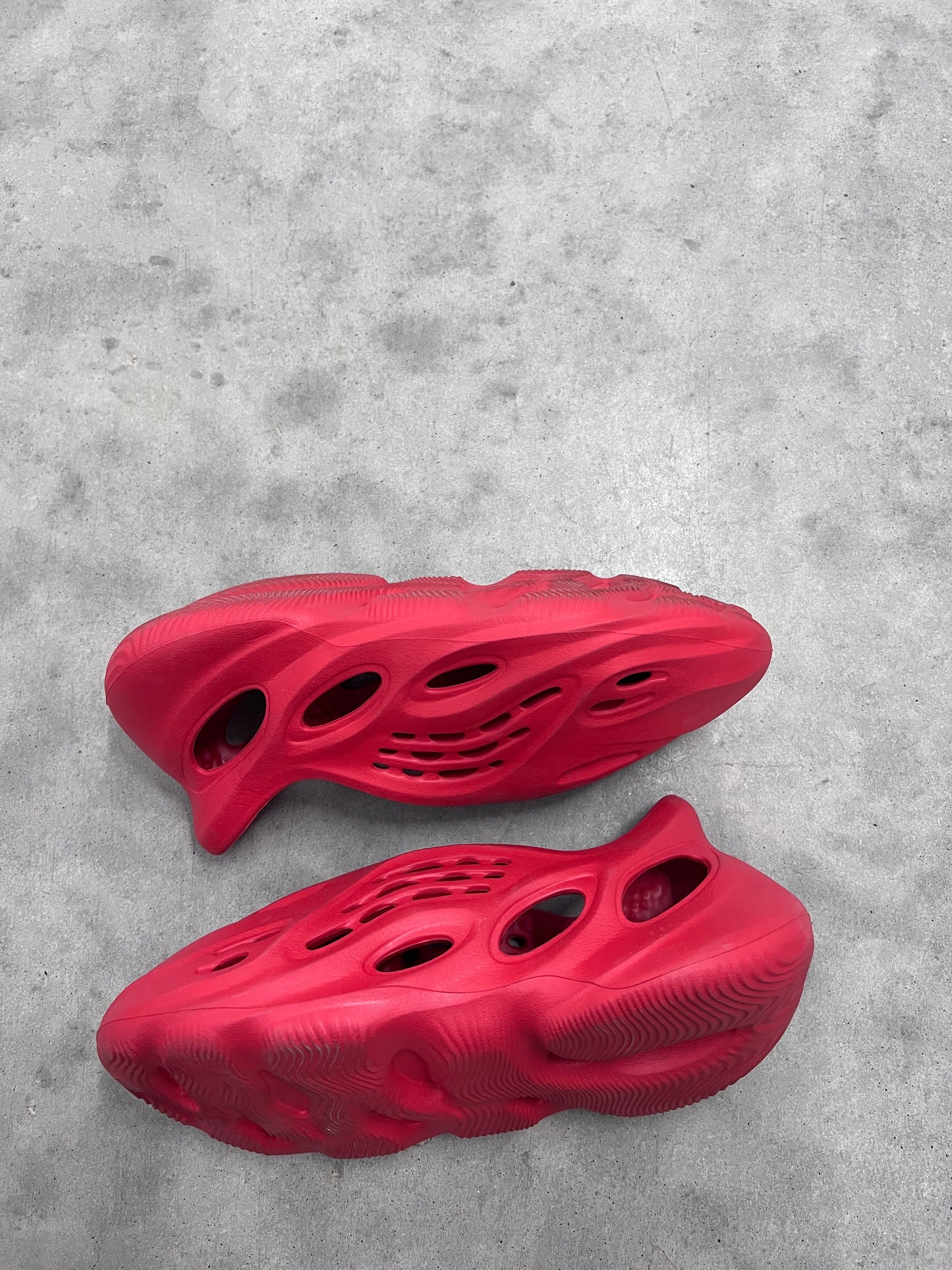 Yeezy Foam runner "Vermillion"