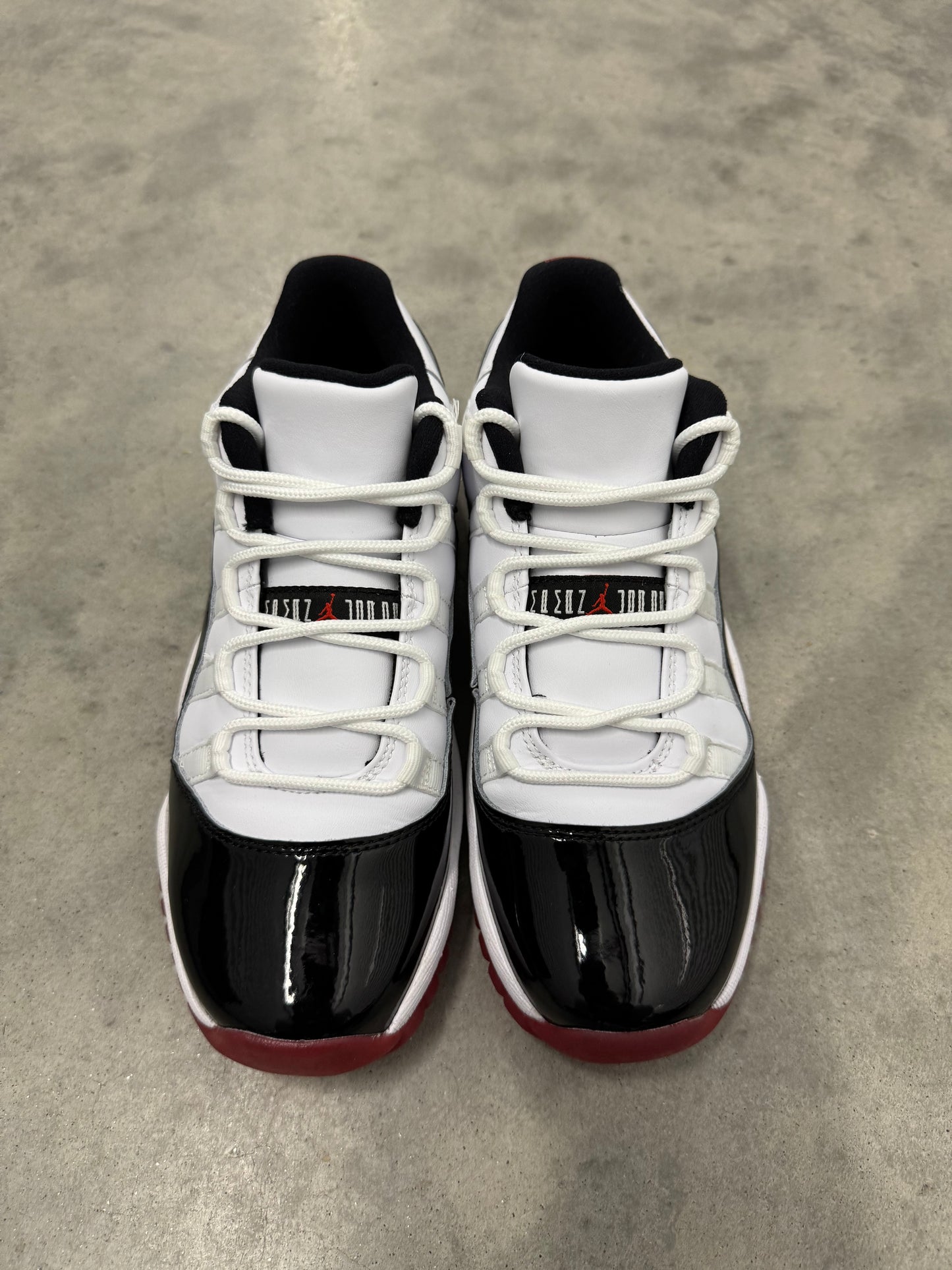 JORDAN 11 LOW “ Concord Bred “
