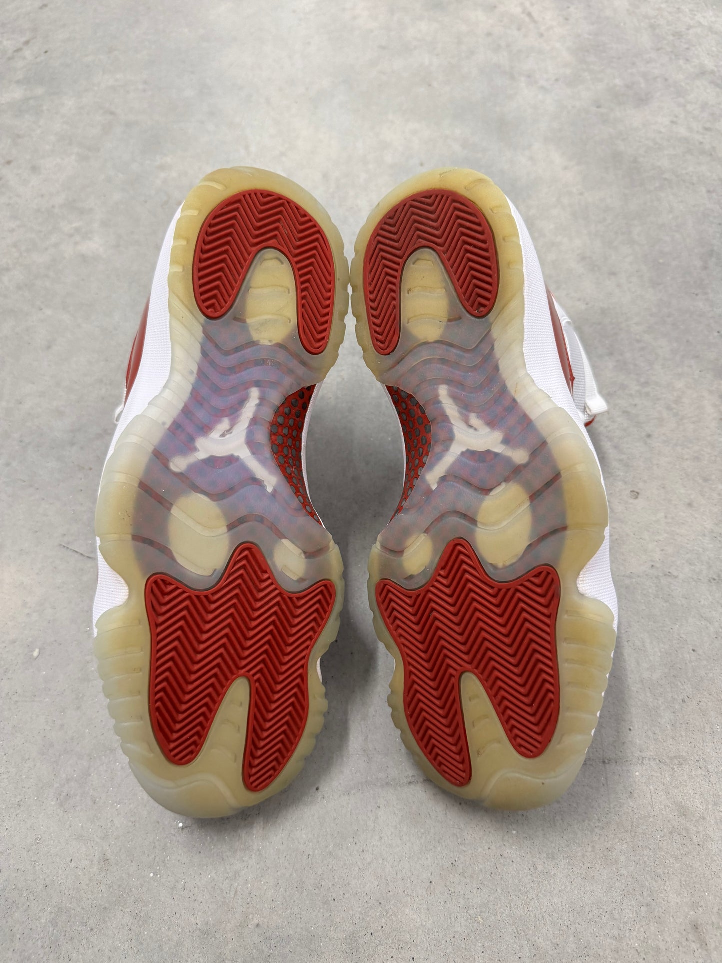 JORDAN 11 “ Cherry “