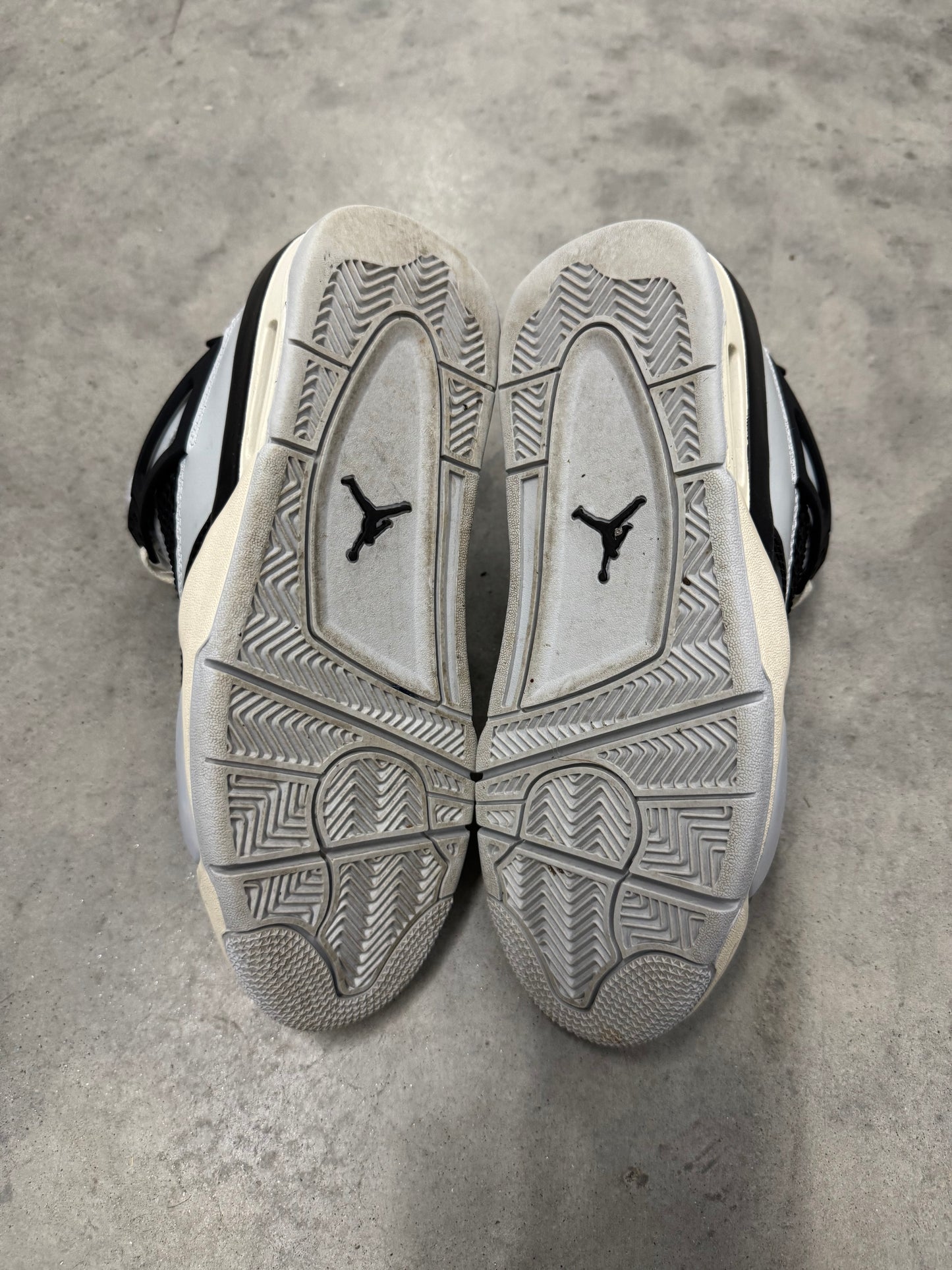 JORDAN 4 “ Platinum Gold “
