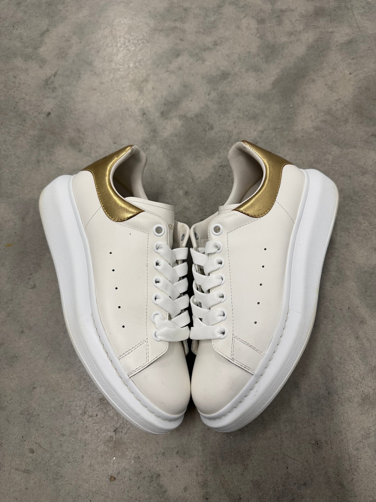 ALEXANDER MCQUEEN OVERSIZED SNEAKER “ White Gold “