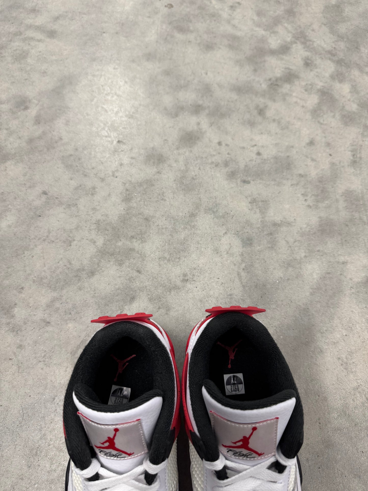 JORDAN 4 “ Red Cement “