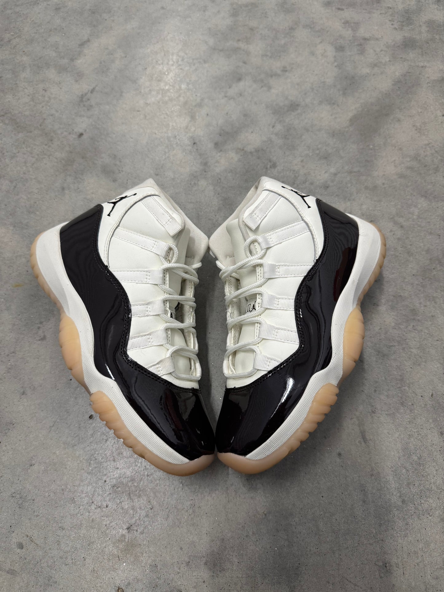 JORDAN 11 “ Neapolitan “