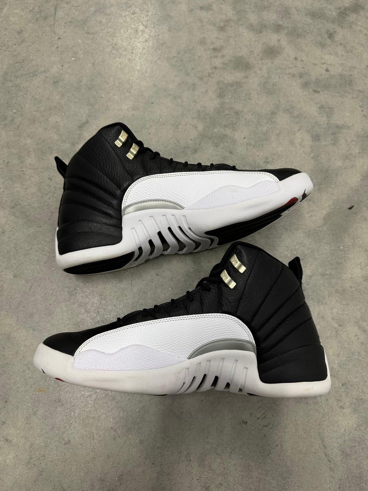 JORDAN 12 “ Playoff “