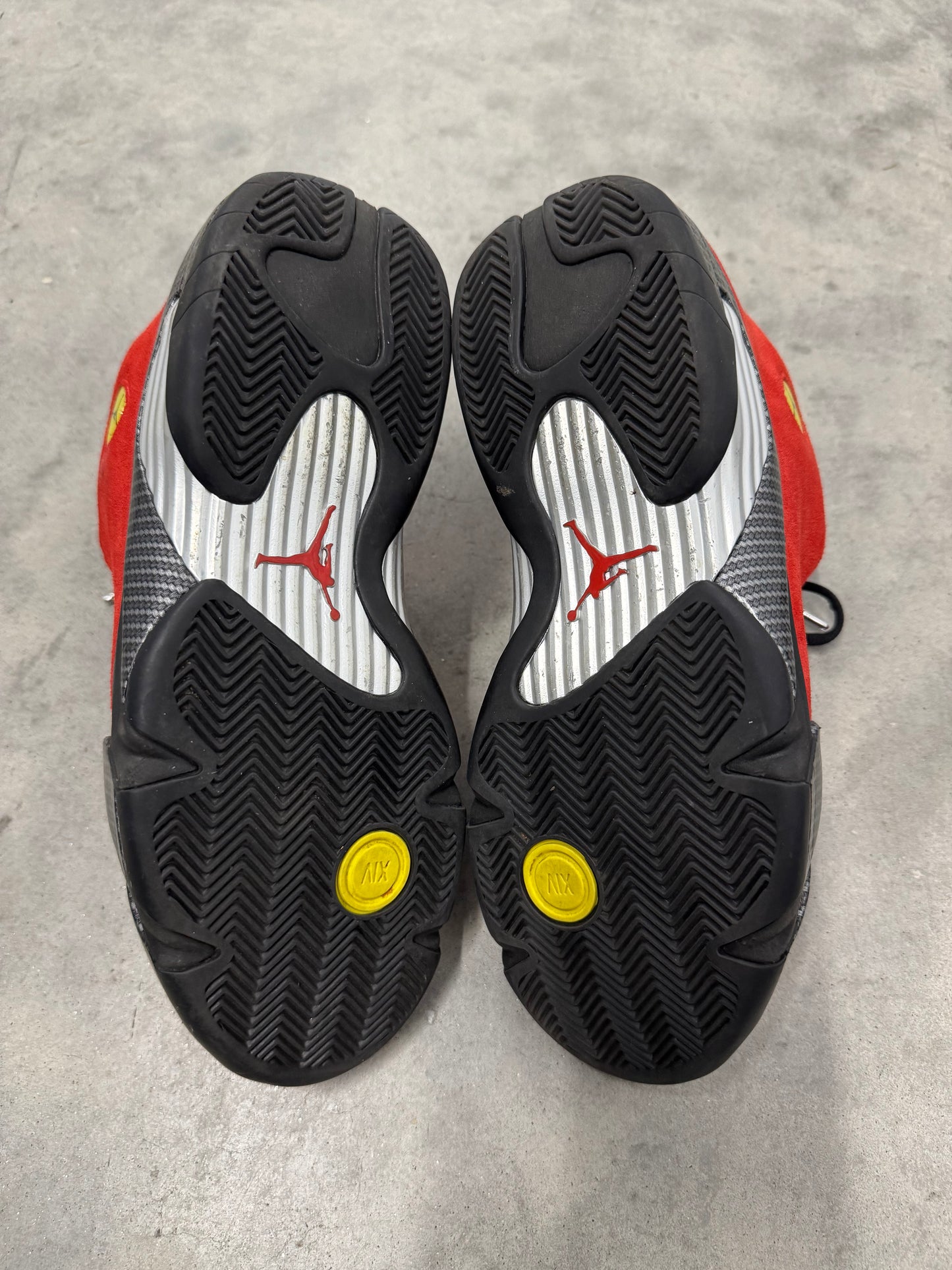 JORDAN 4 “ Ferrari “