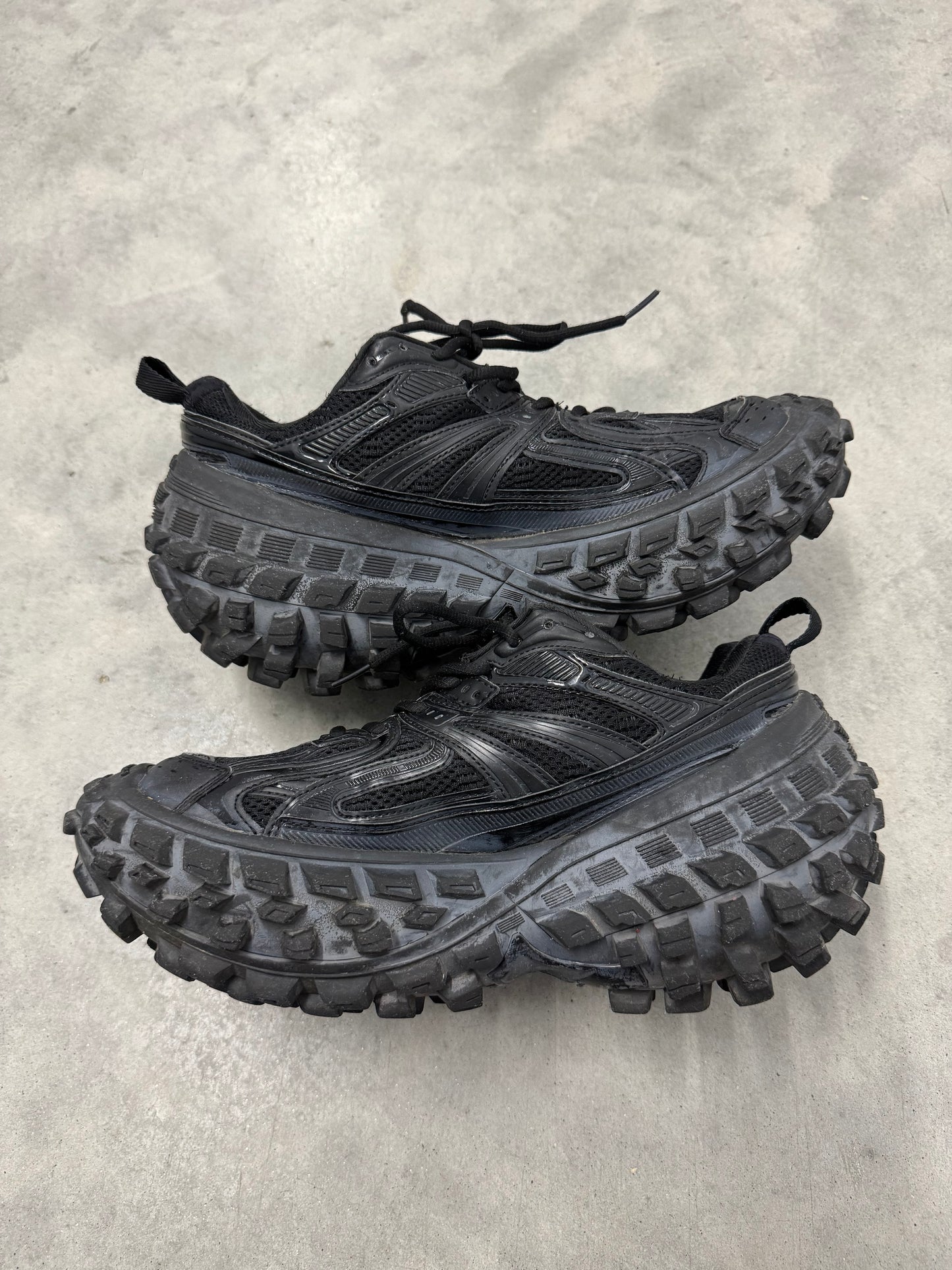 BALENCIAGA DEFENDER SNEAKER “ Worn Out - Black “