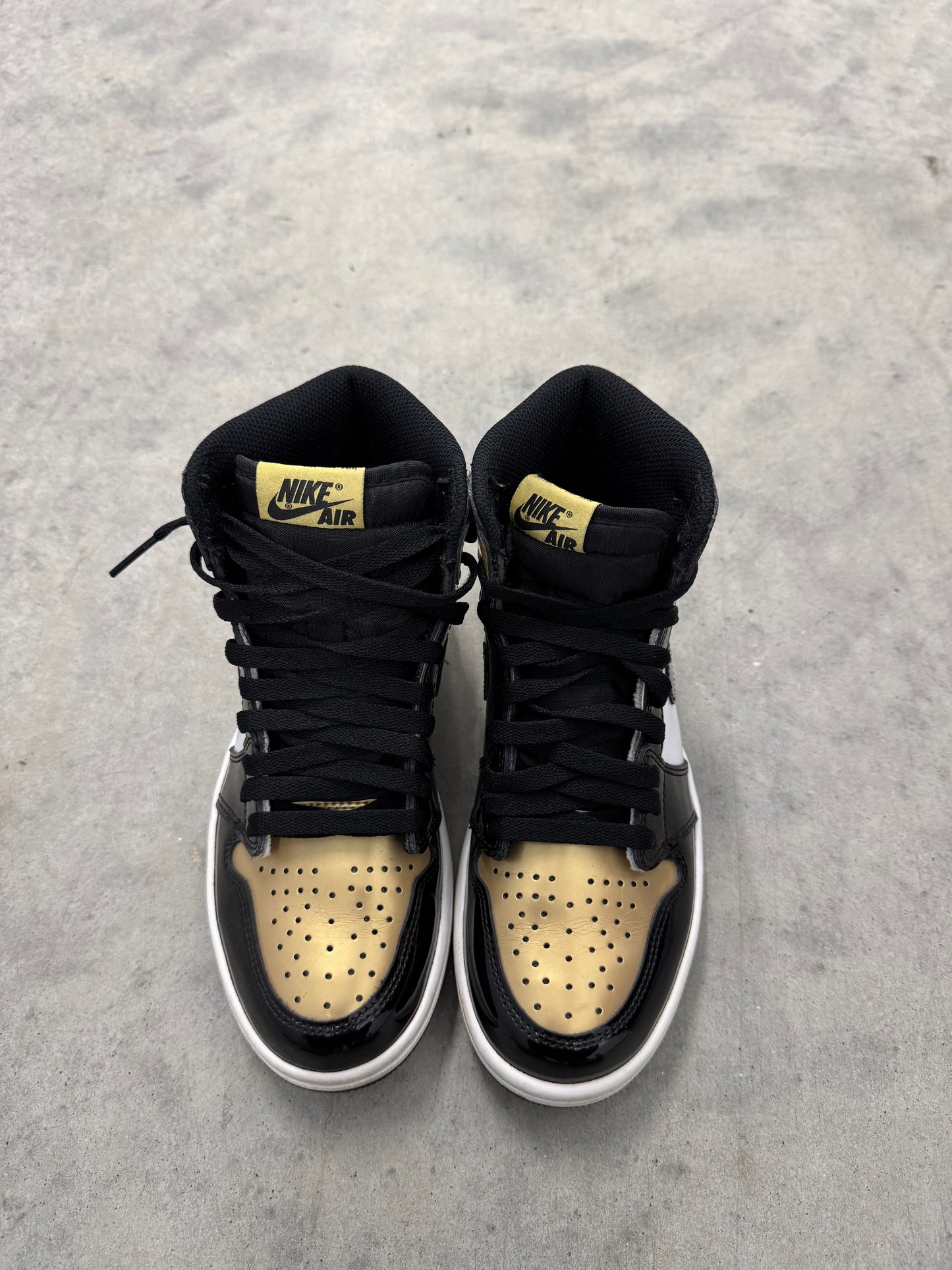 JORDAN 1 “ Gold Toe “