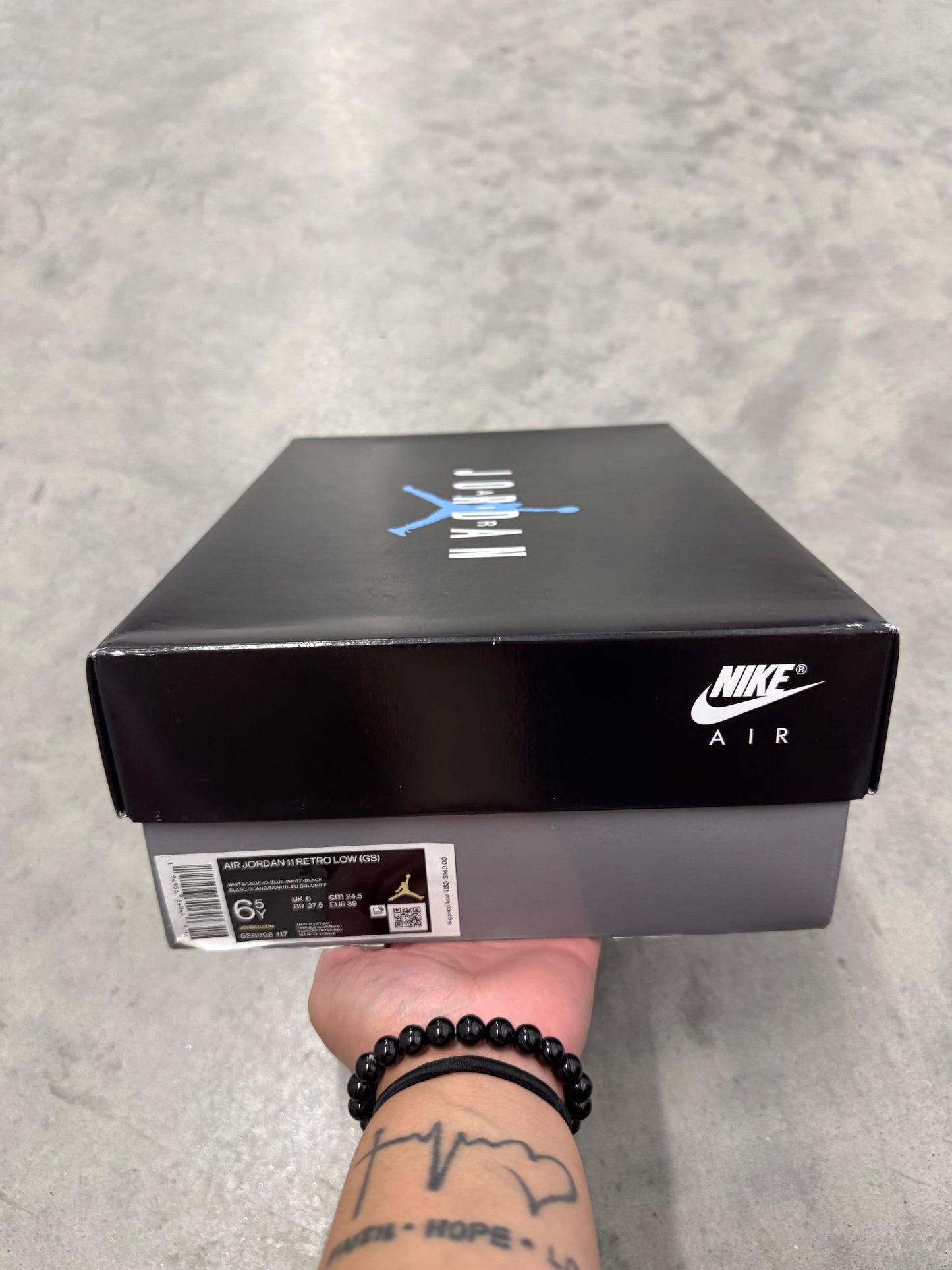 JORDAN 11 LOW “ Legend Blue “
