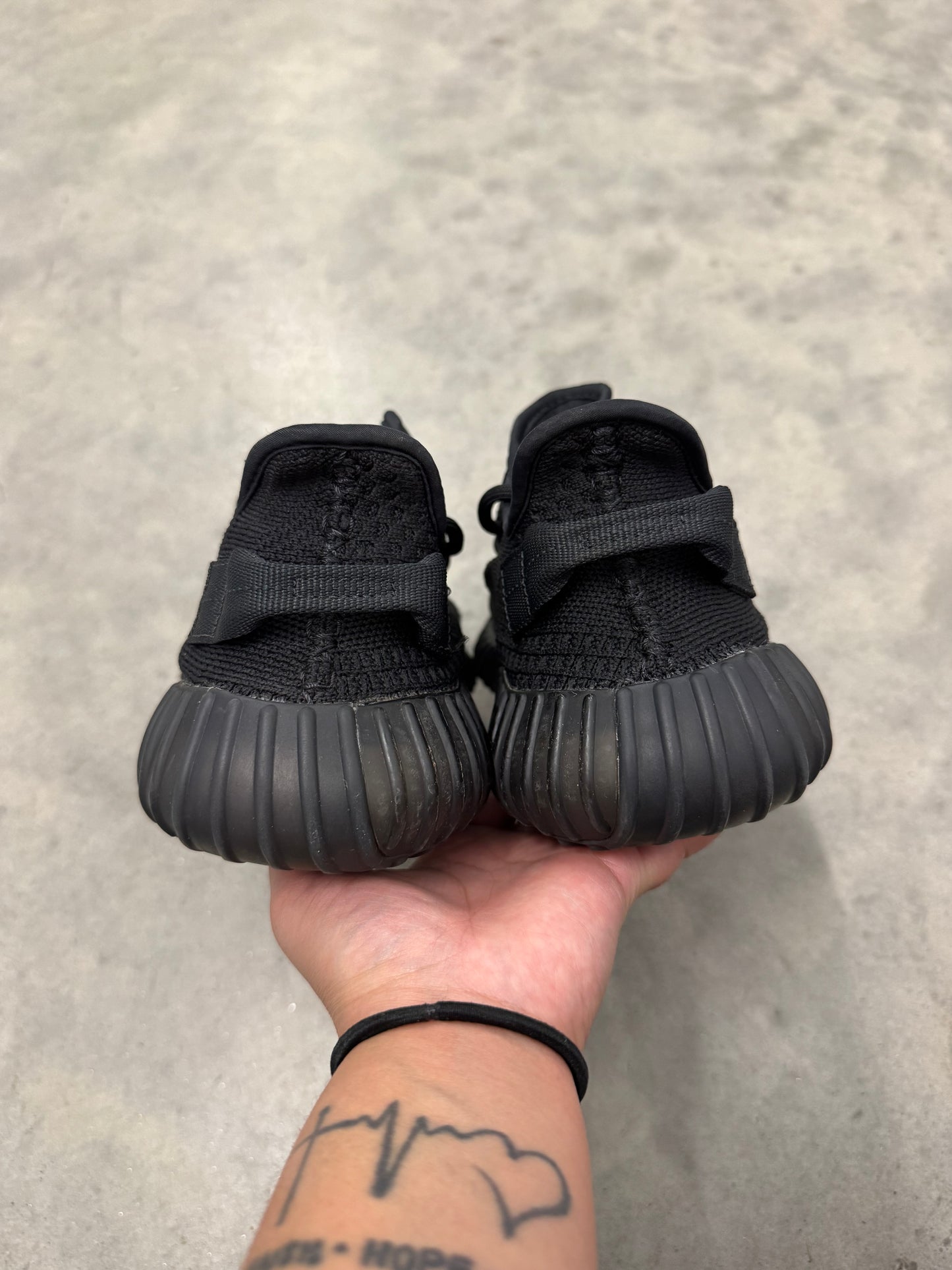 YEEZY BOOST 350 V2 “ Onyx “