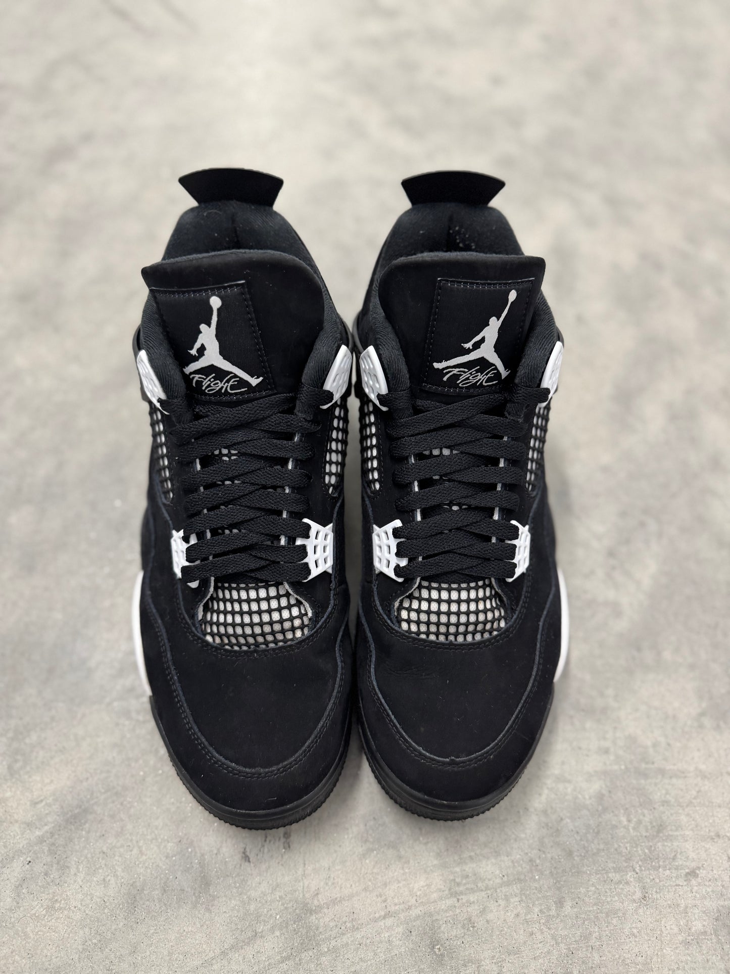 JORDAN 4 “ White Thunder “