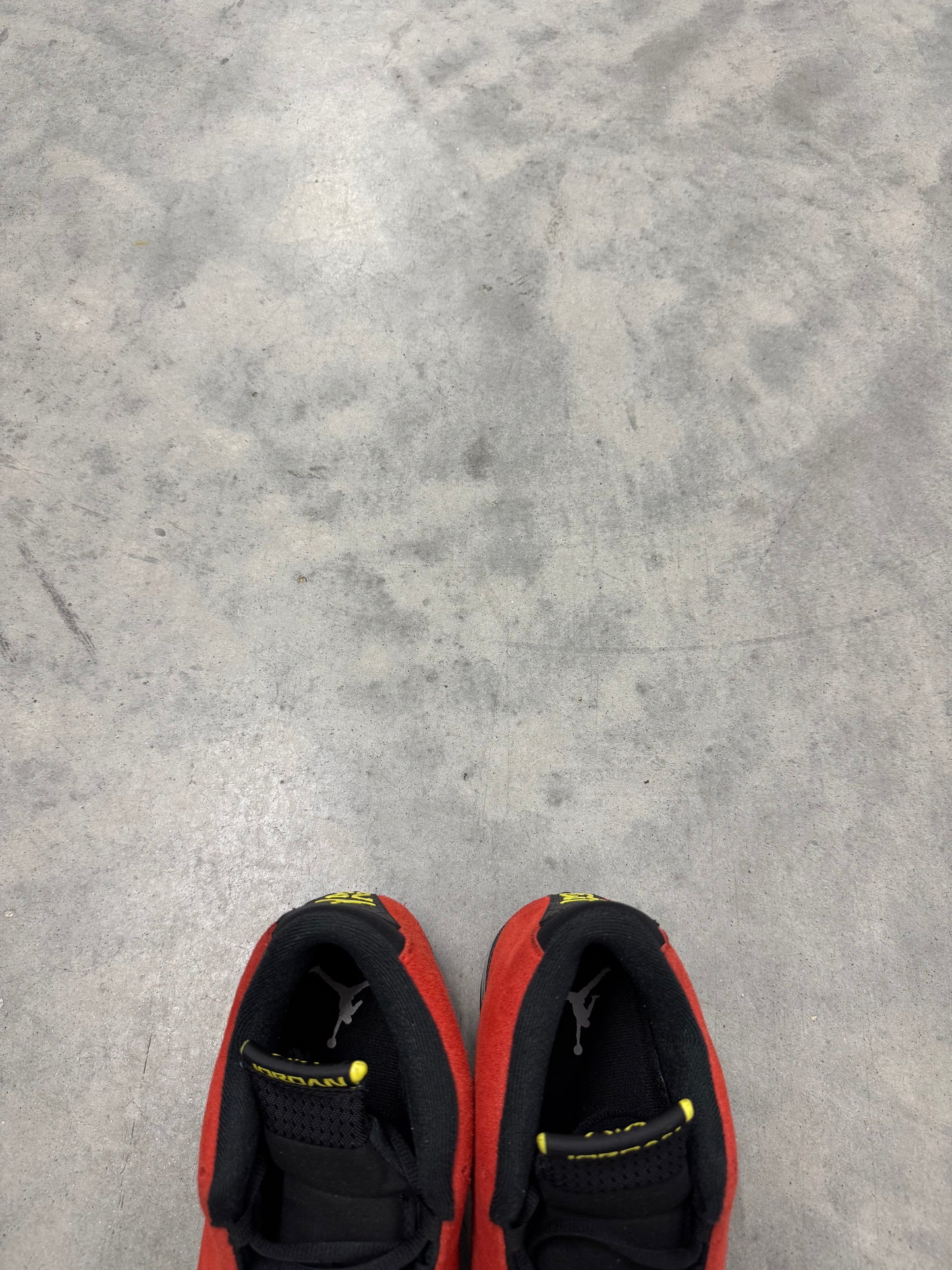 JORDAN 14 “ Ferrari “