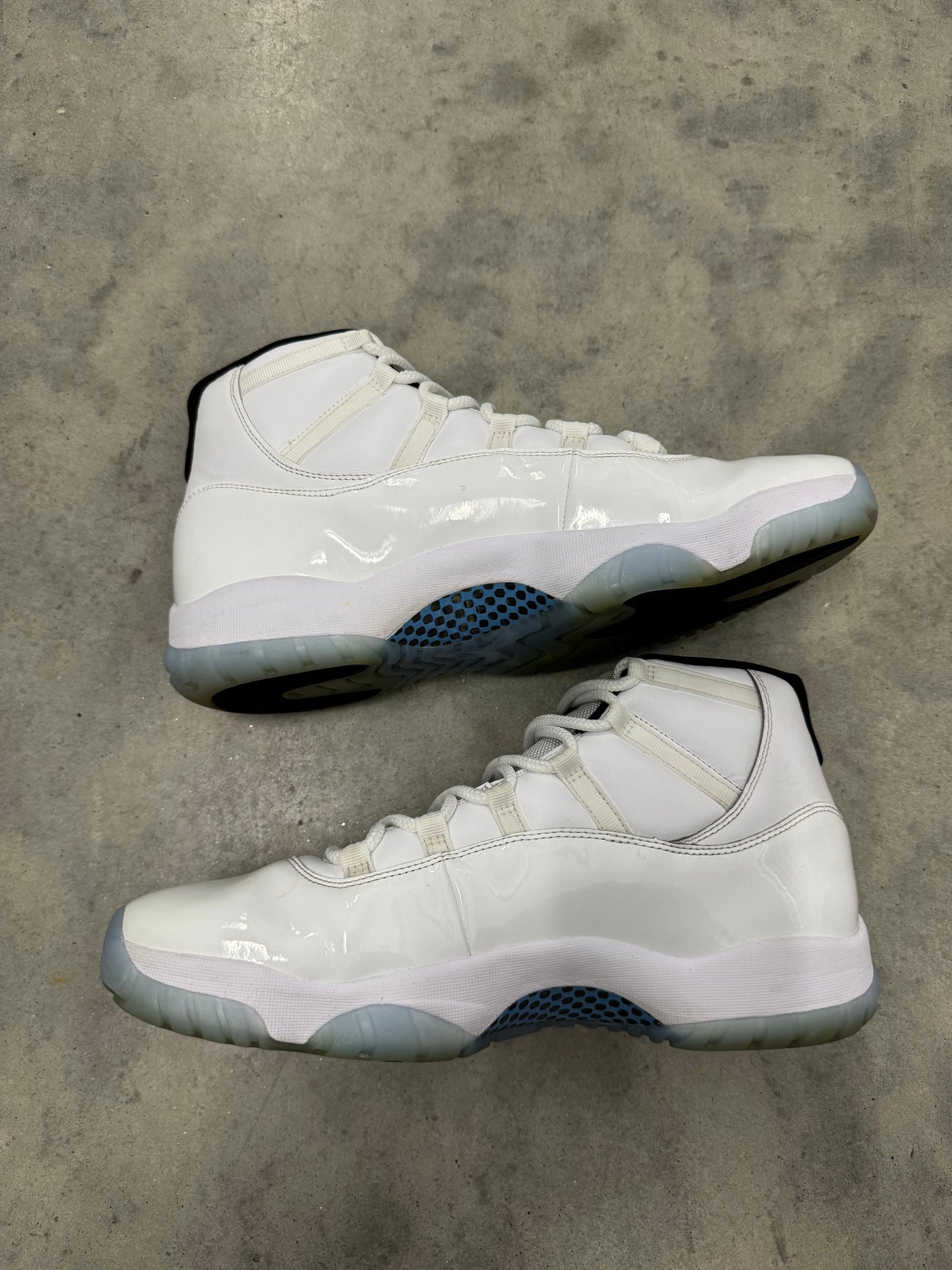 JORDAN 11 “ Legend Blue “