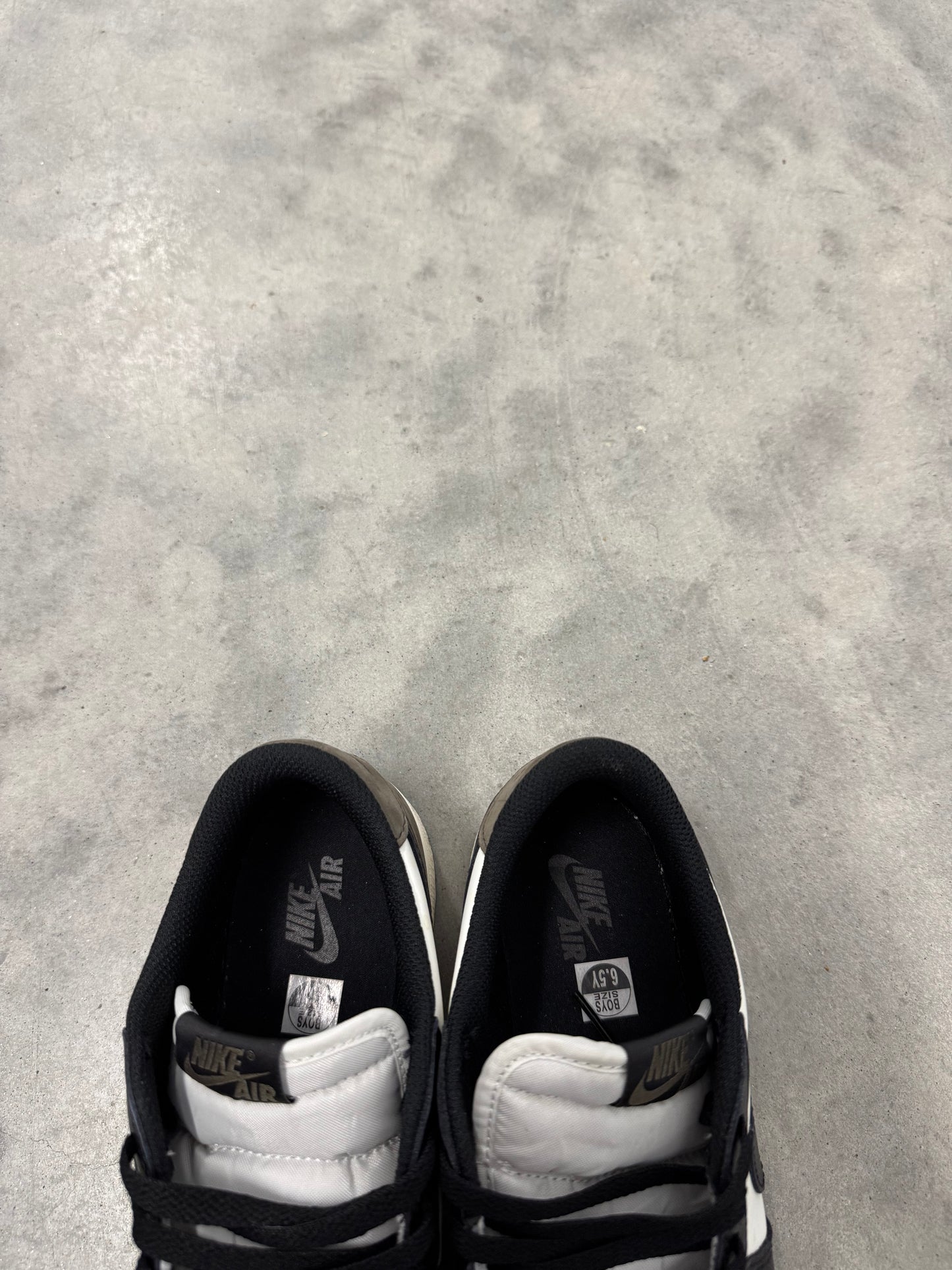 JORDAN 1 LOW “ Mocha “