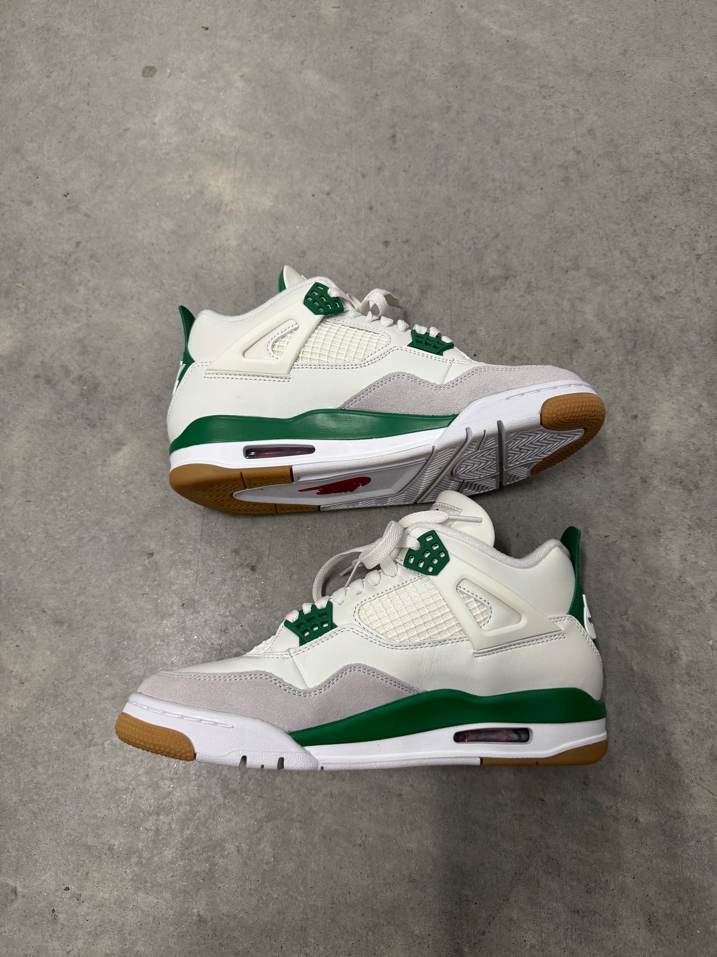 NIKE SB JORDAN 4 “ Pine Green “