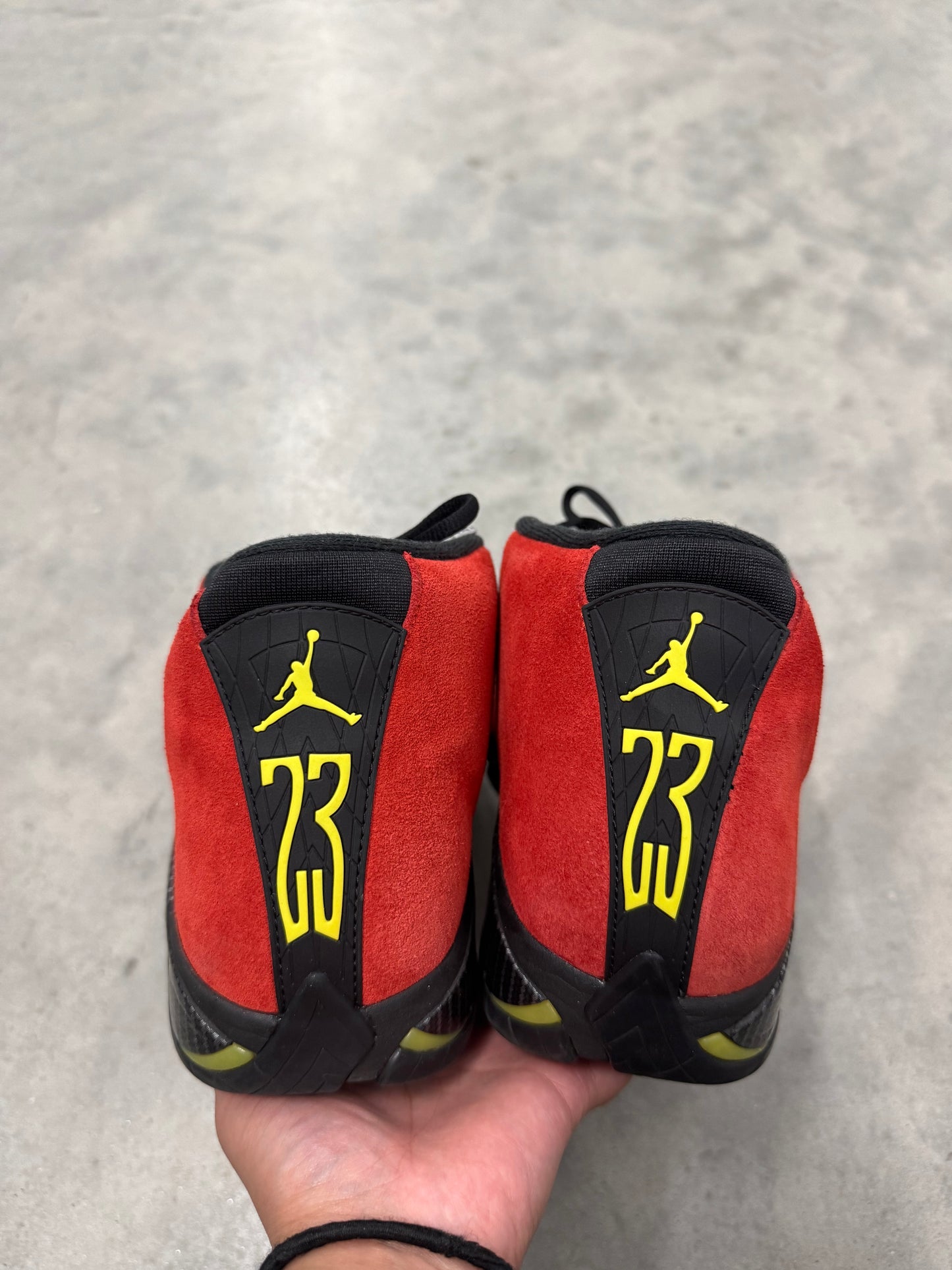 JORDAN 4 “ Ferrari “