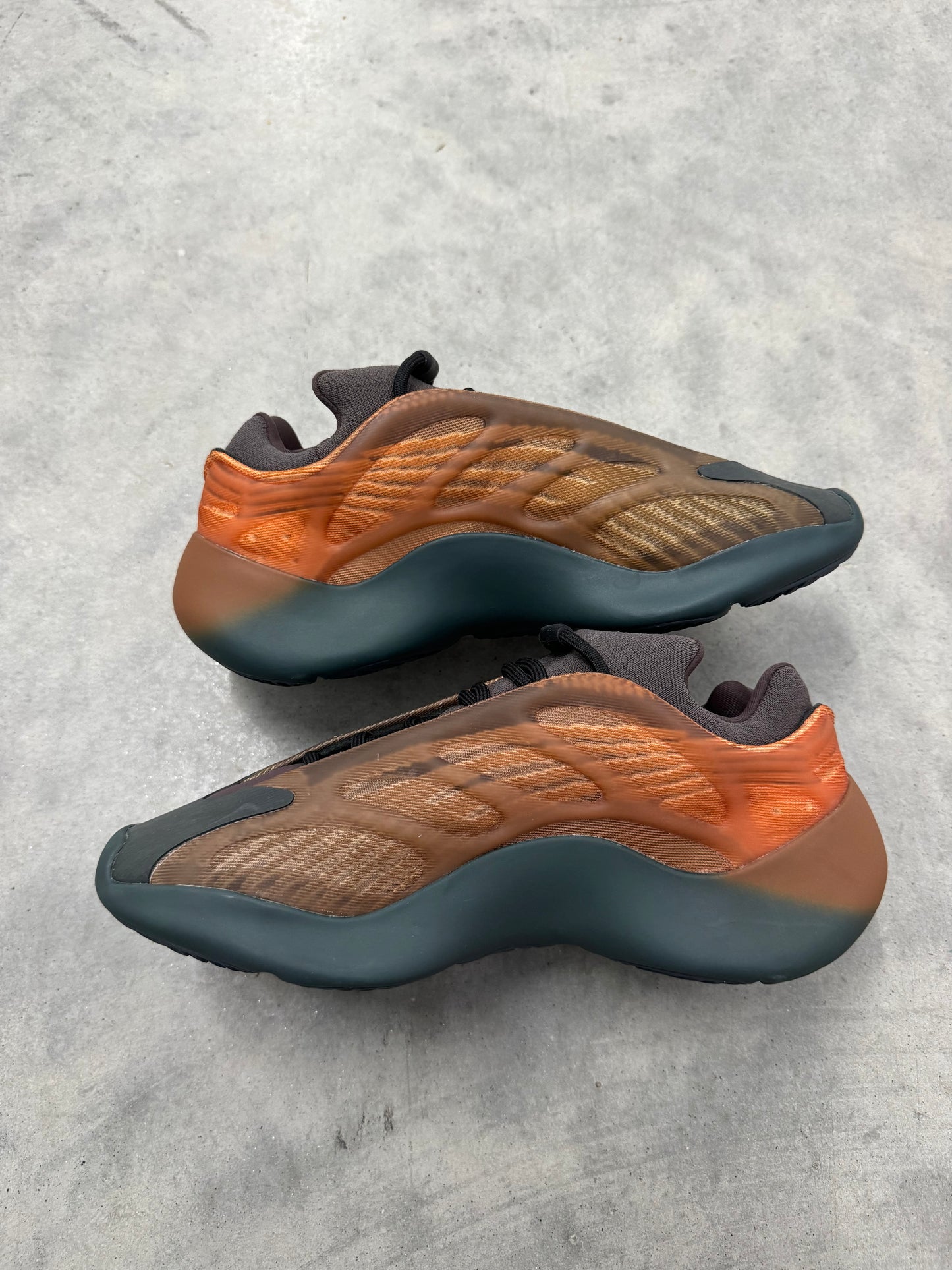 YEEZY 700 V3 “ Copper Fade “
