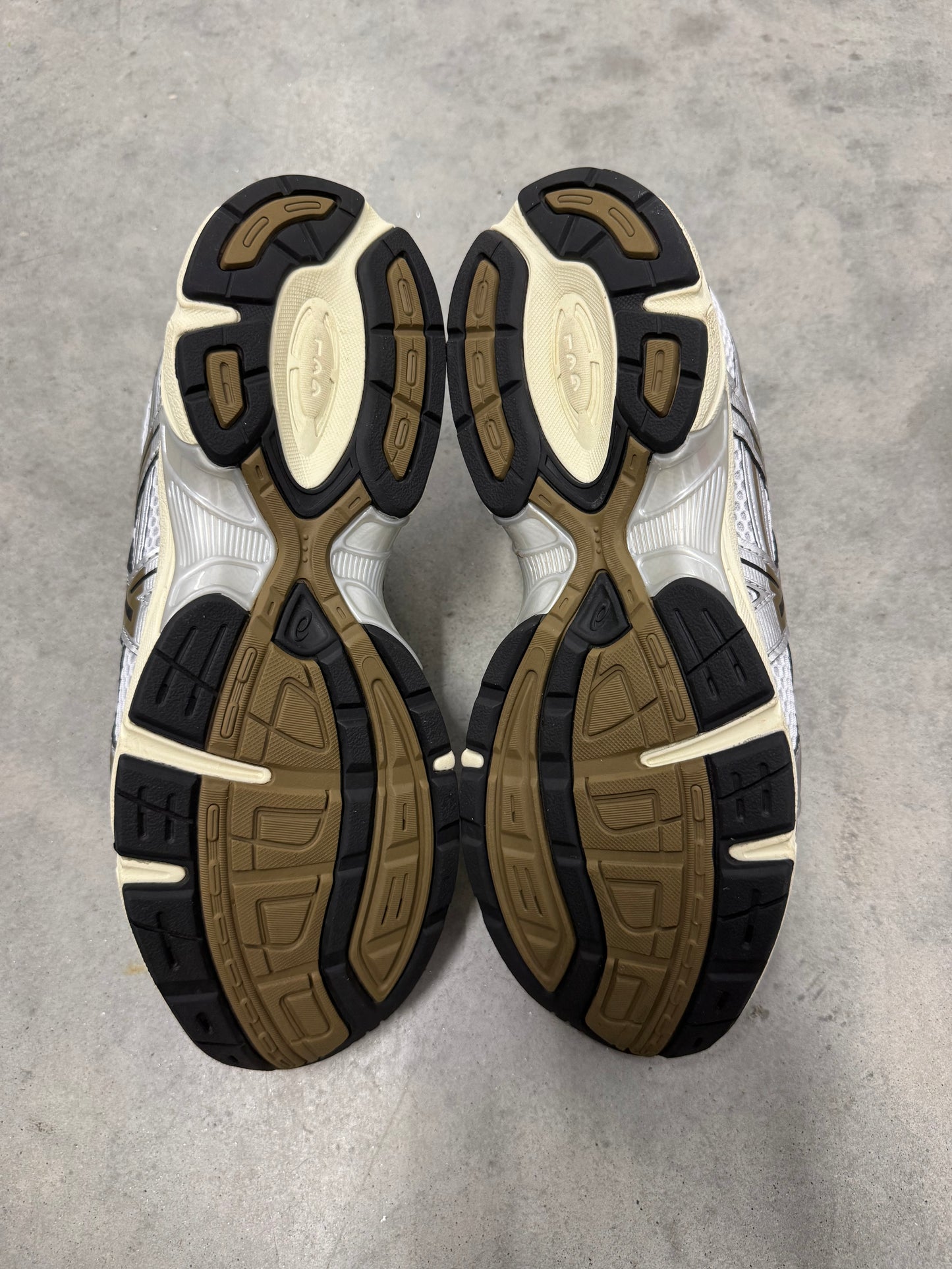 ASICS GEL-1130 “ White Clay Canyon “