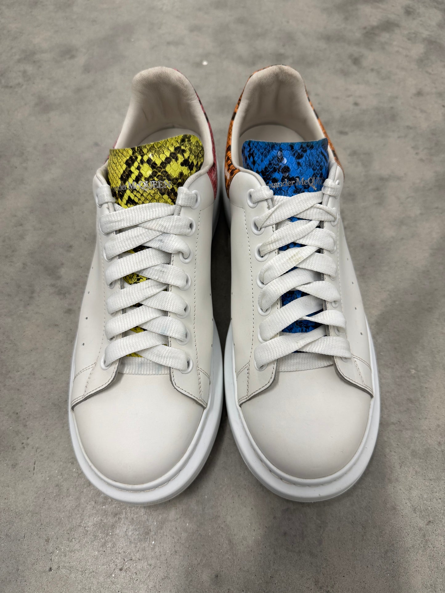 ALEXANDER MCQUEEN OVERSIZED SNEAKER “ White Multi Snake Print “