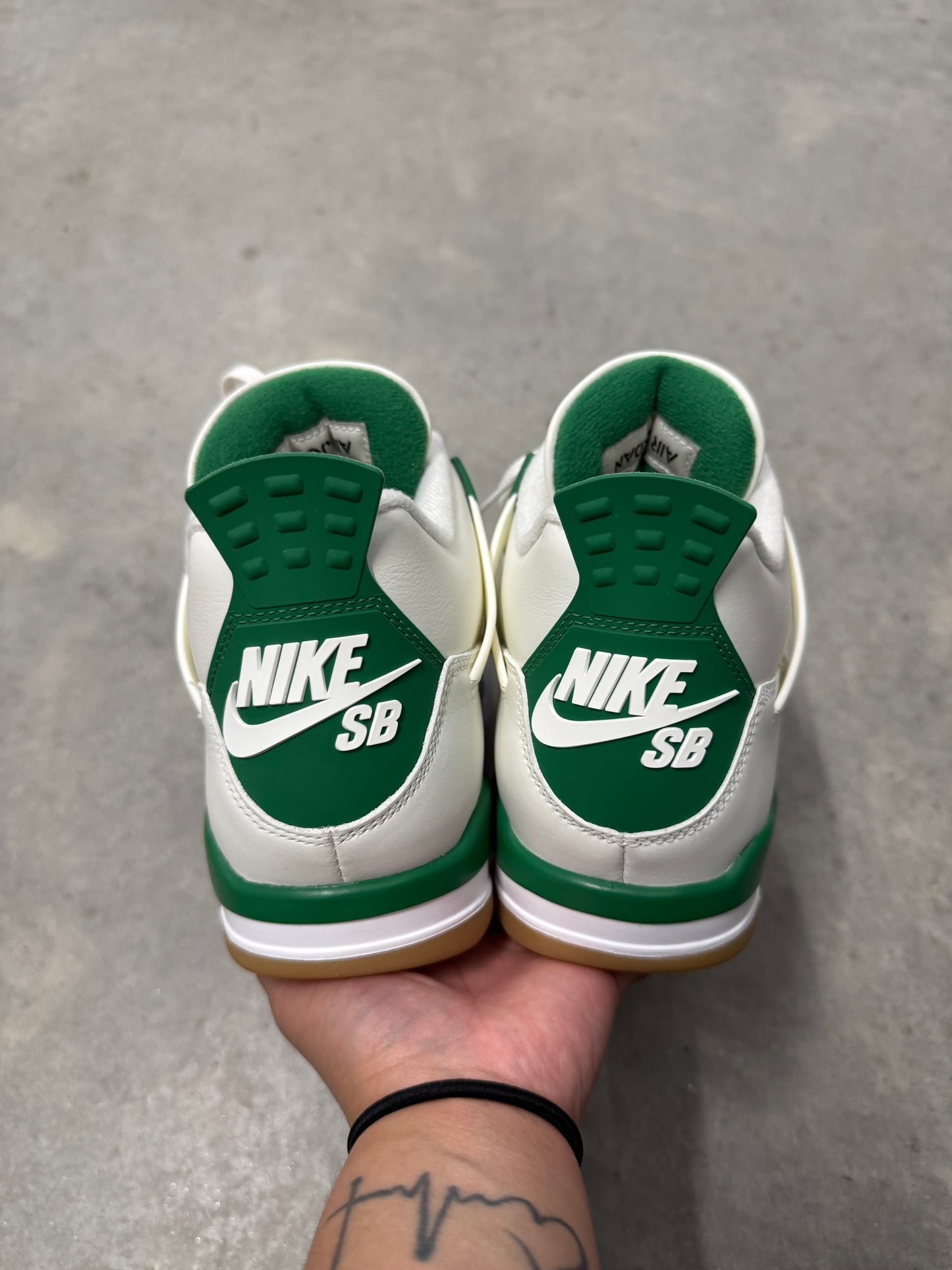 NIKE SB JORDAN 4 “ Pine Green “