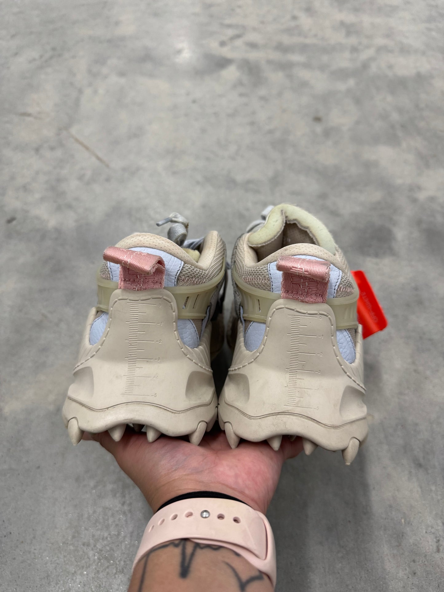 OFF-WHITE ODSY-1000 “ Beige Pink “