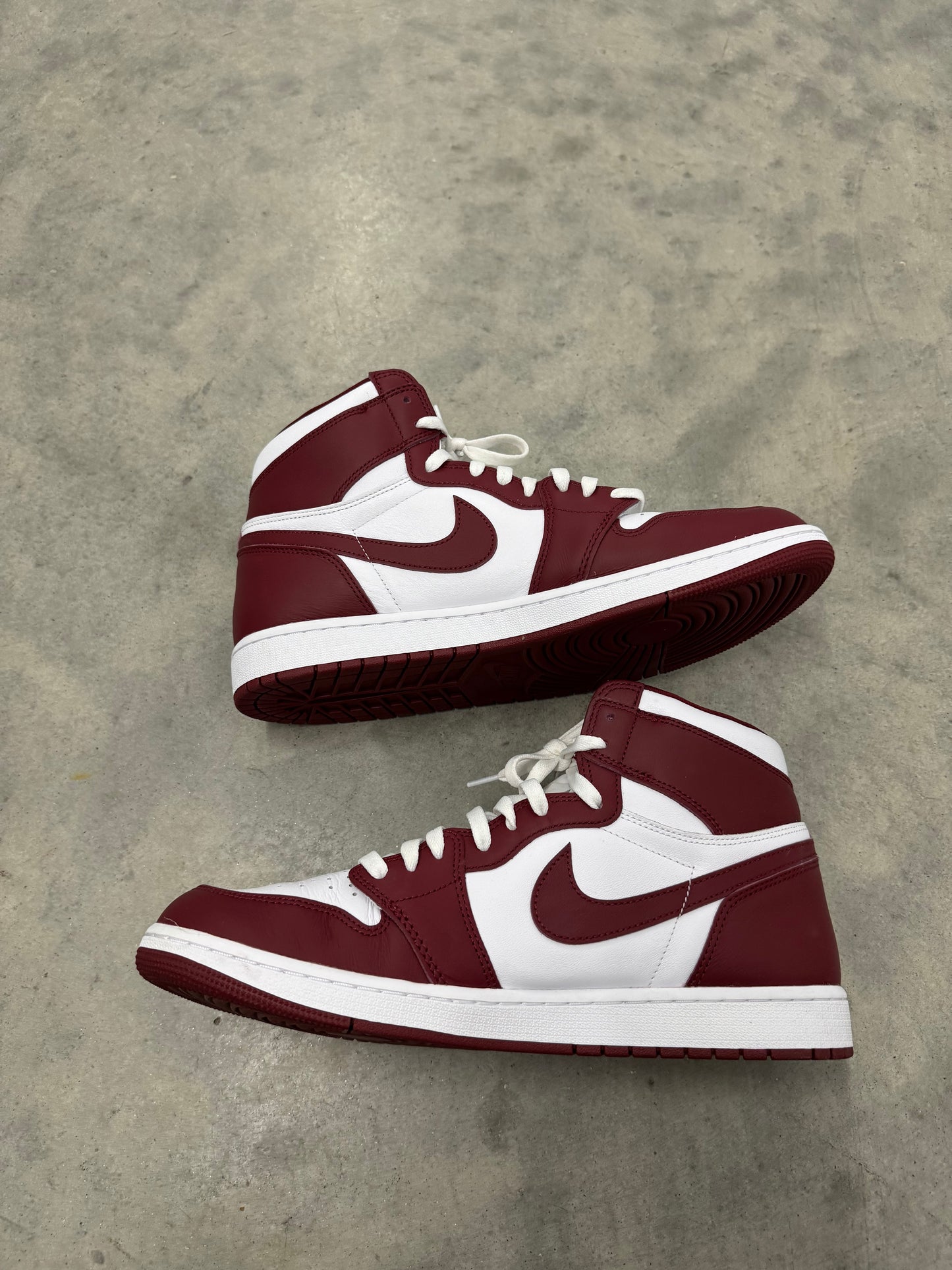 JORDAN 1 “ Artisanal Red “