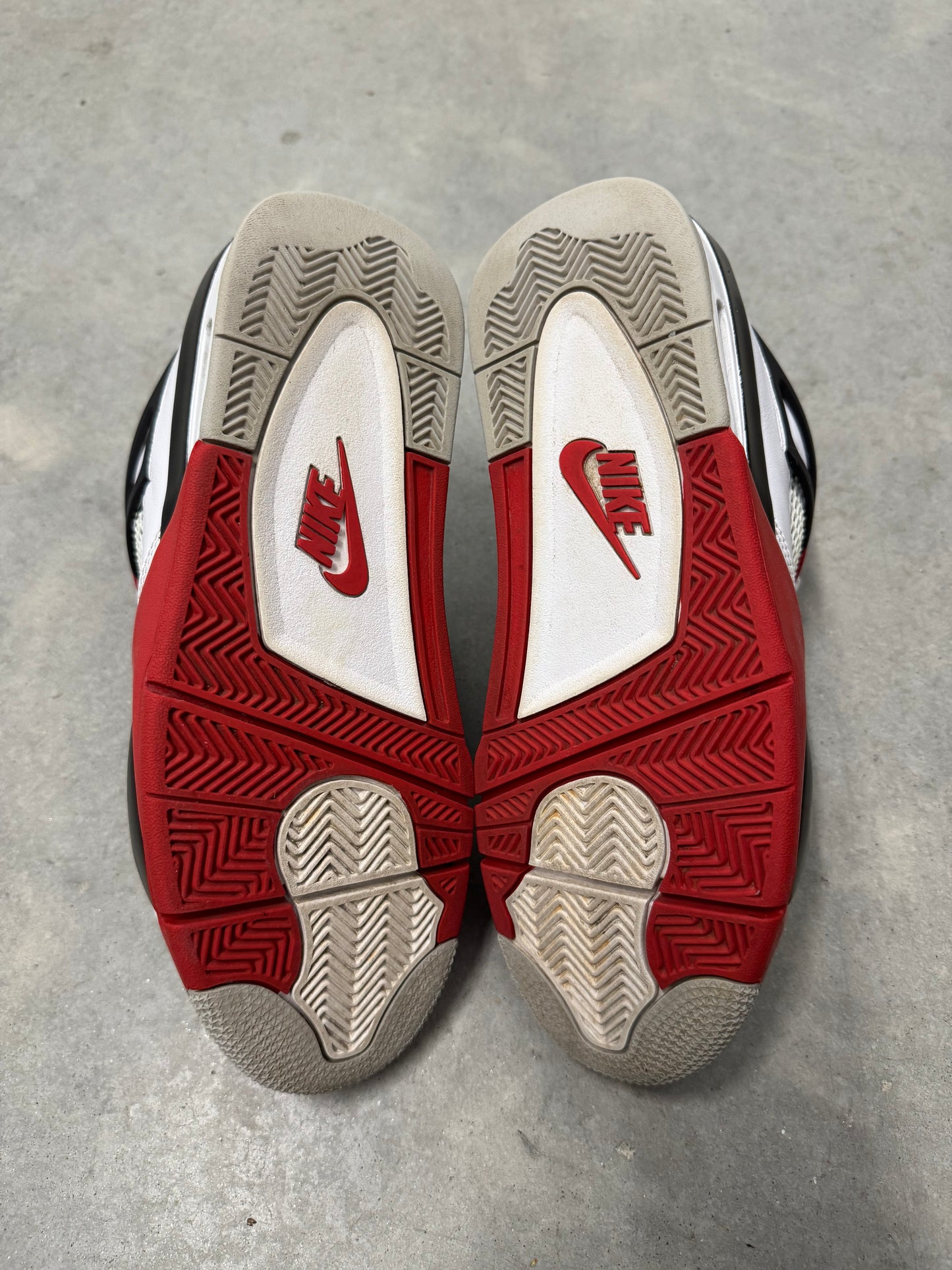 JORDAN 4 “ Fire Red “