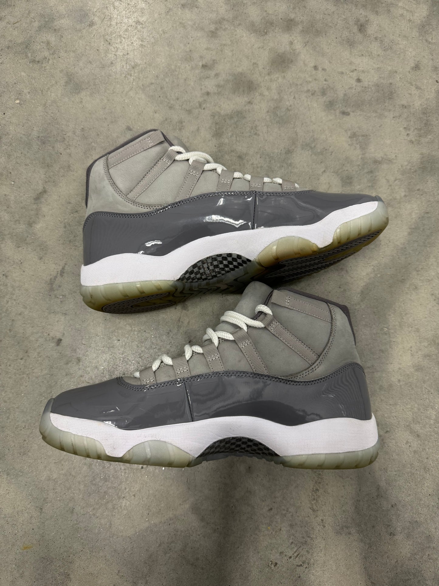 JORDAN 11 “ Cool Grey “
