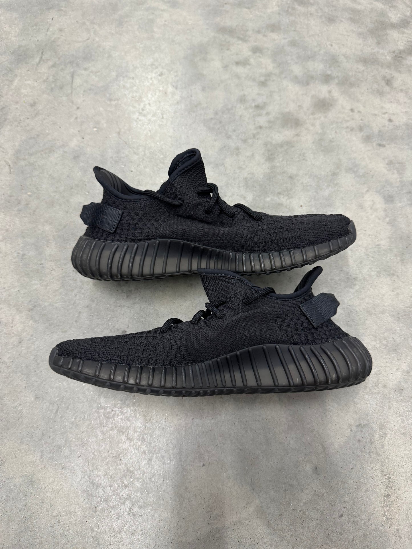 YEEZY BOOST 350 V2 “ Onyx “