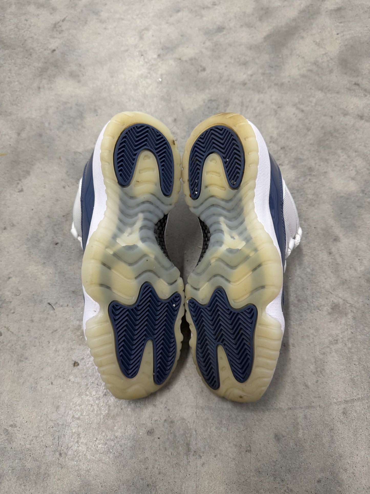 JORDAN 11 LOW “ Diffused Blue “