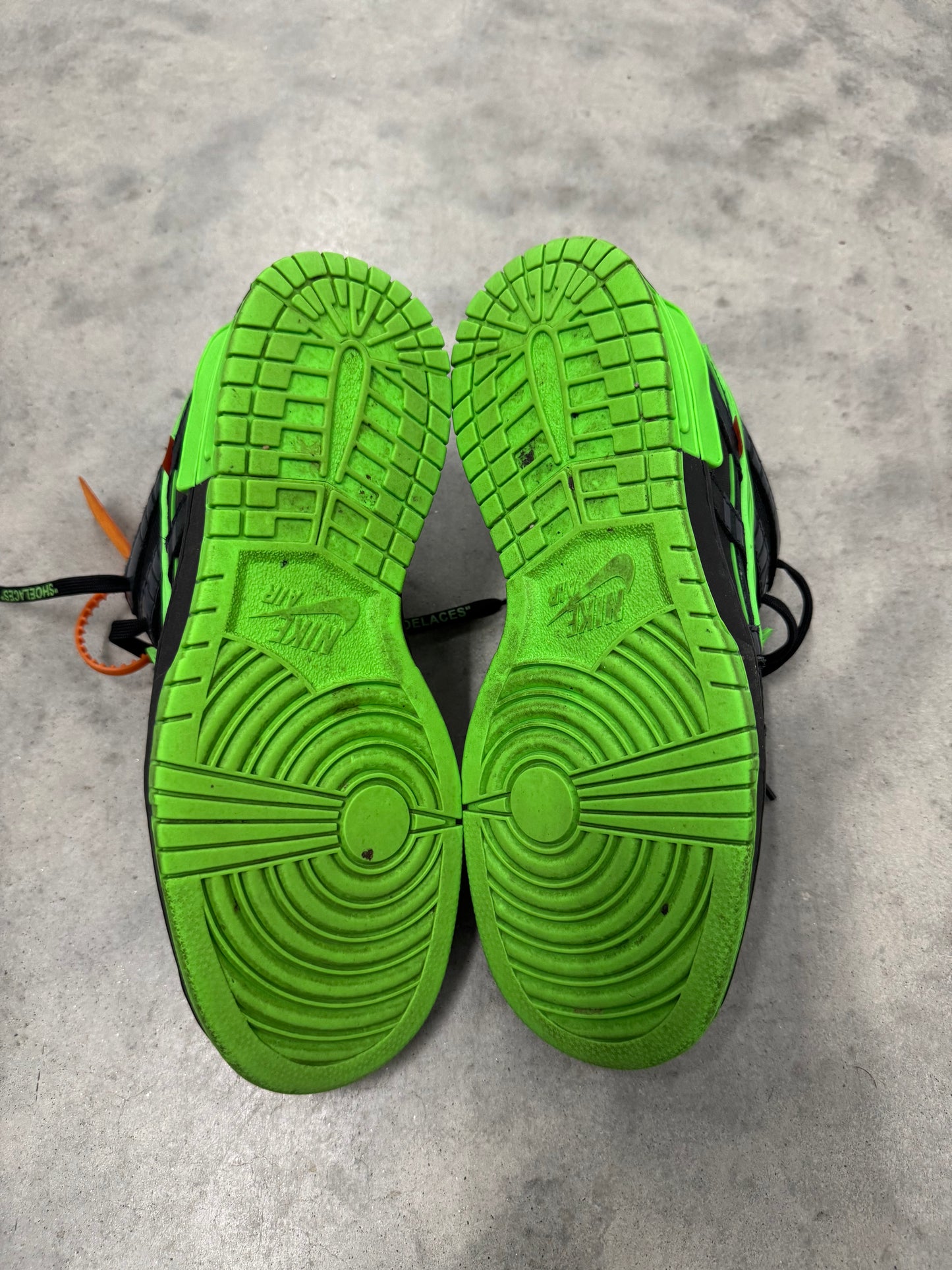 OFF-WHITE NIKE AIR RUBBER DUNK LOW “ Green Strike “