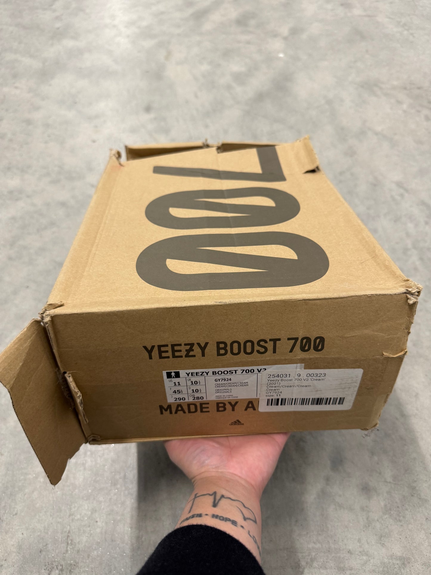YEEZY 700 V2 “ Cream “