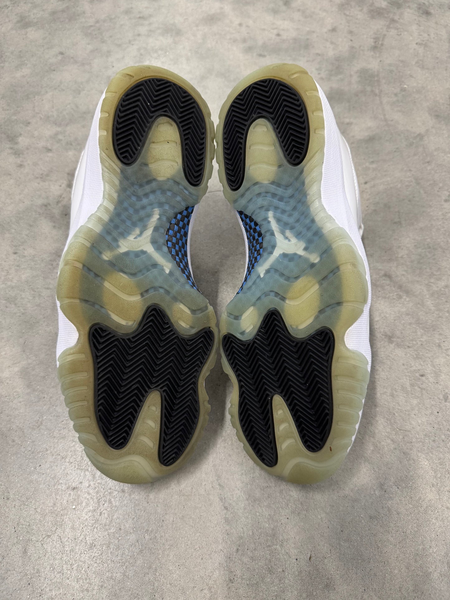 JORDAN 11 LOW “ Legend Blue “